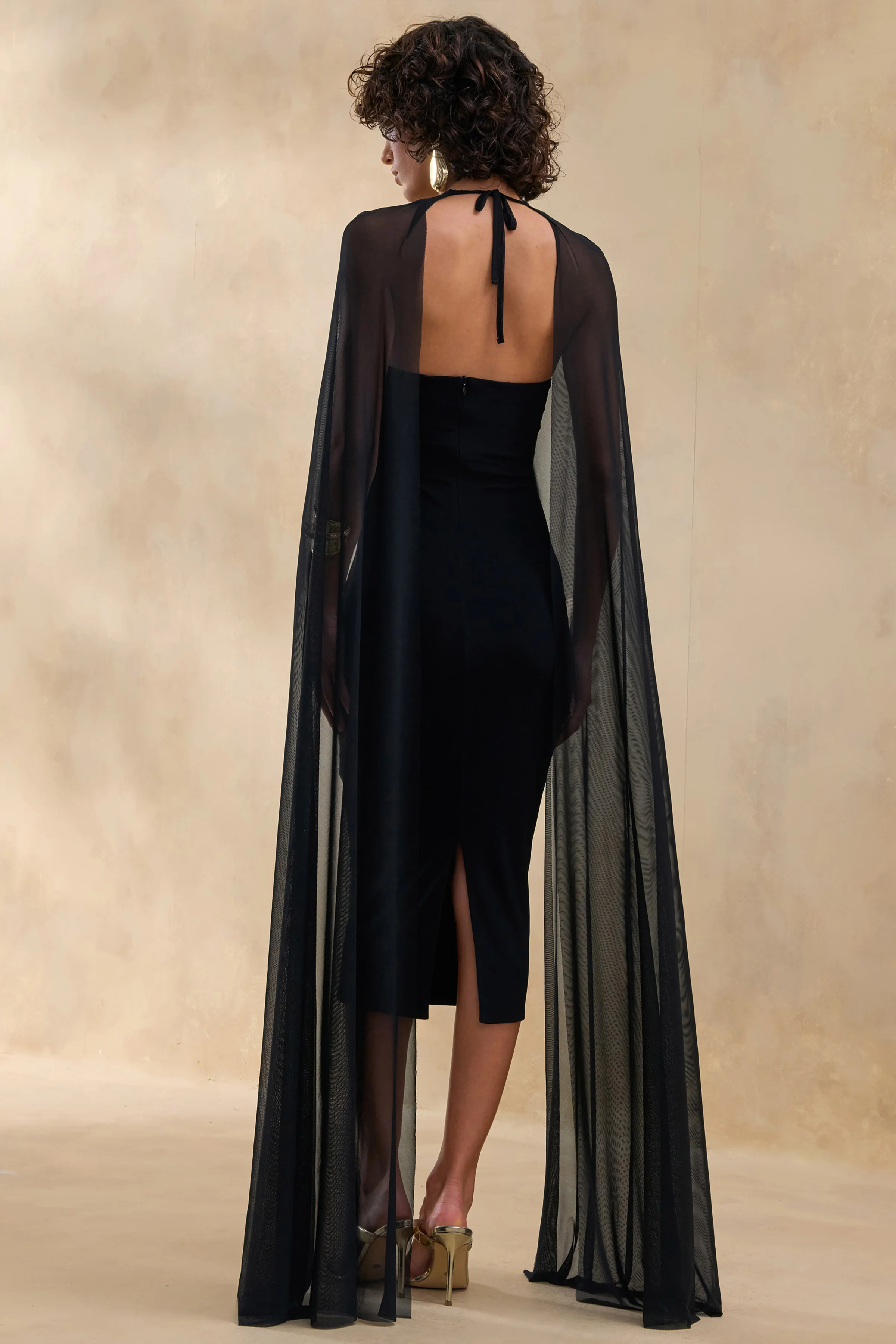 Filippa | Robe mi-longue noire à encolure ras-du-cou avec manches cape transparentes - Image 2