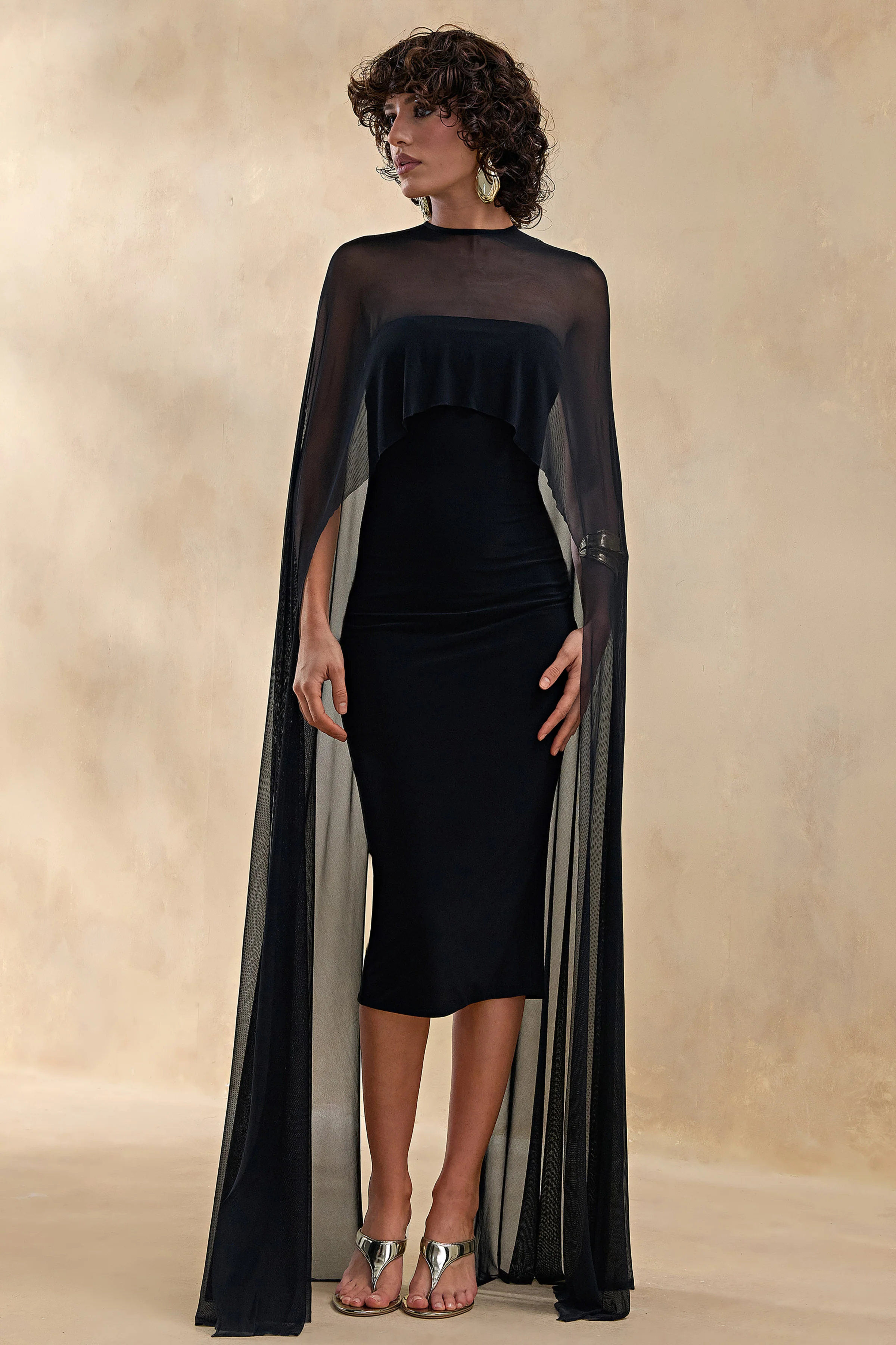 Filippa | Robe mi-longue noire à encolure ras-du-cou avec manches cape transparentes - Image 4