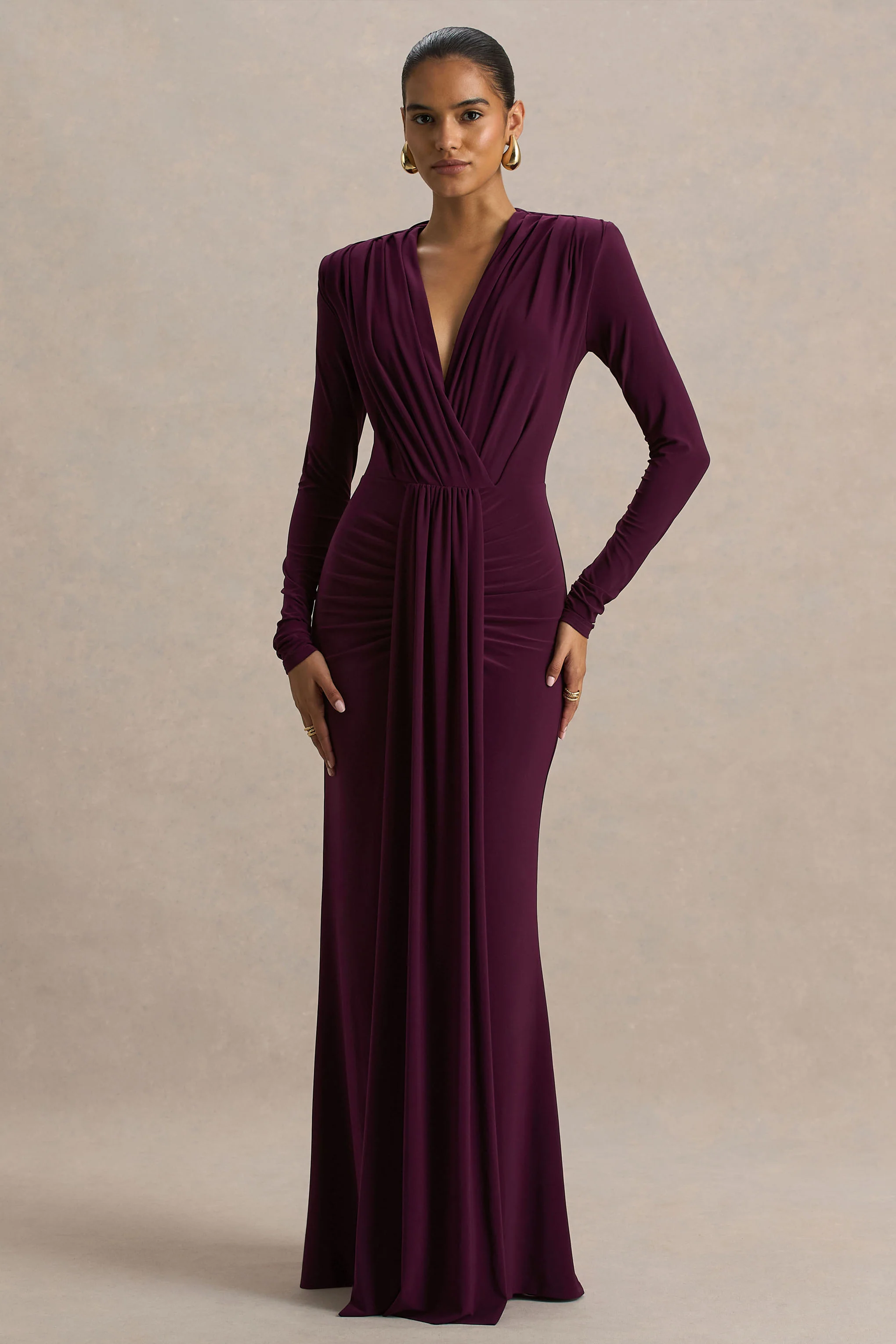 Flashy | Robe longue bordeaux à encolure plongeante avec détails froncés - Image 5