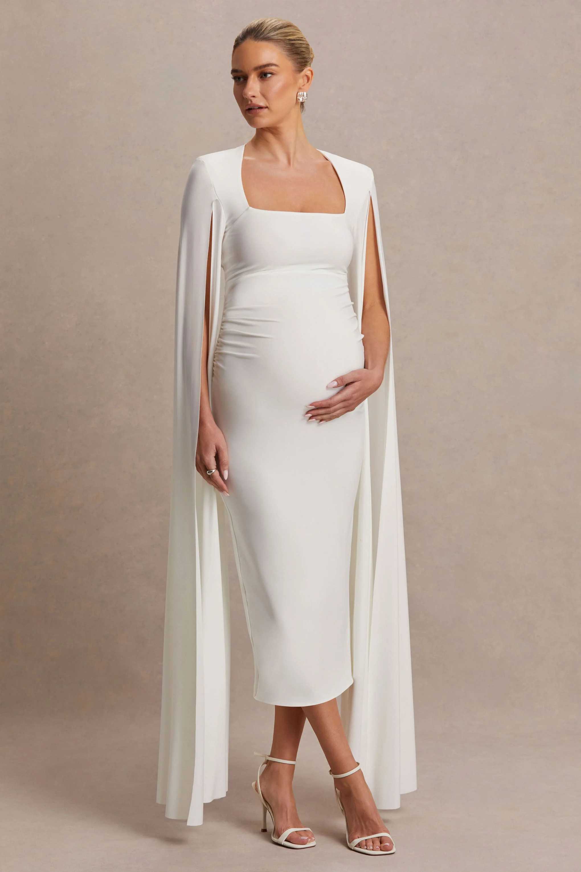 Flawless | Robe de maternité mi-longue blanche à décolleté carré et manches cape - Image 5