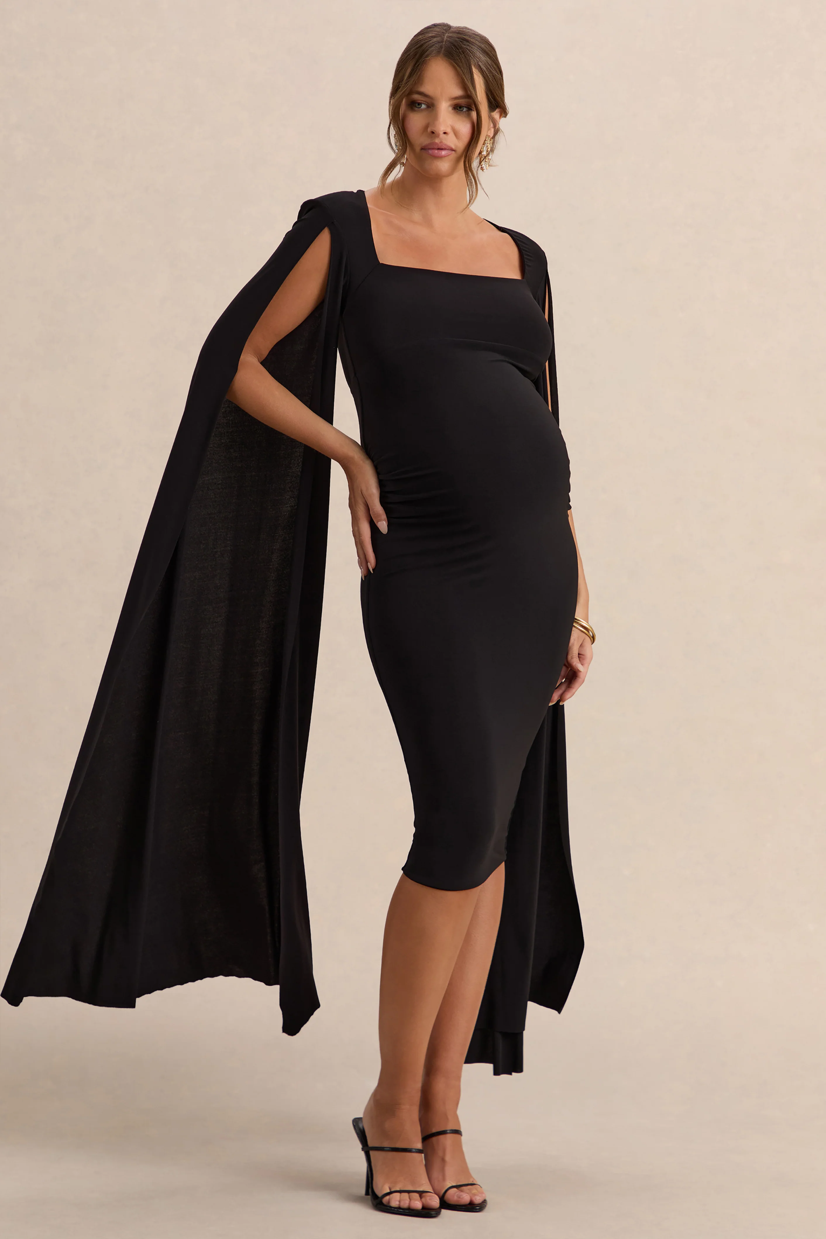 Flawless | Robe de maternité mi-longue noire à décolleté carré et manches cape - Image 4