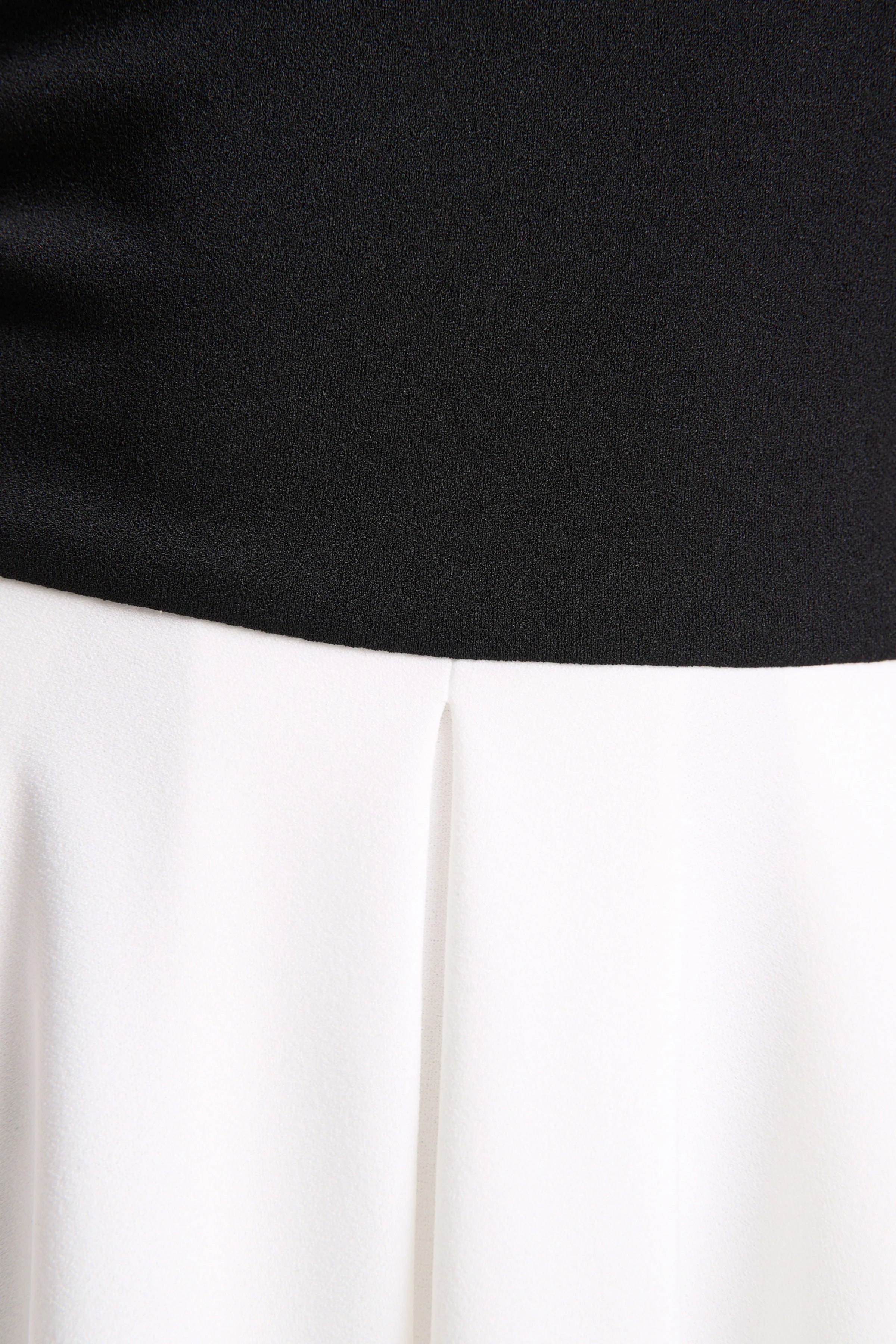 Frederica | Robe mi-longue noire et blanche à encolure bardot - Image 6