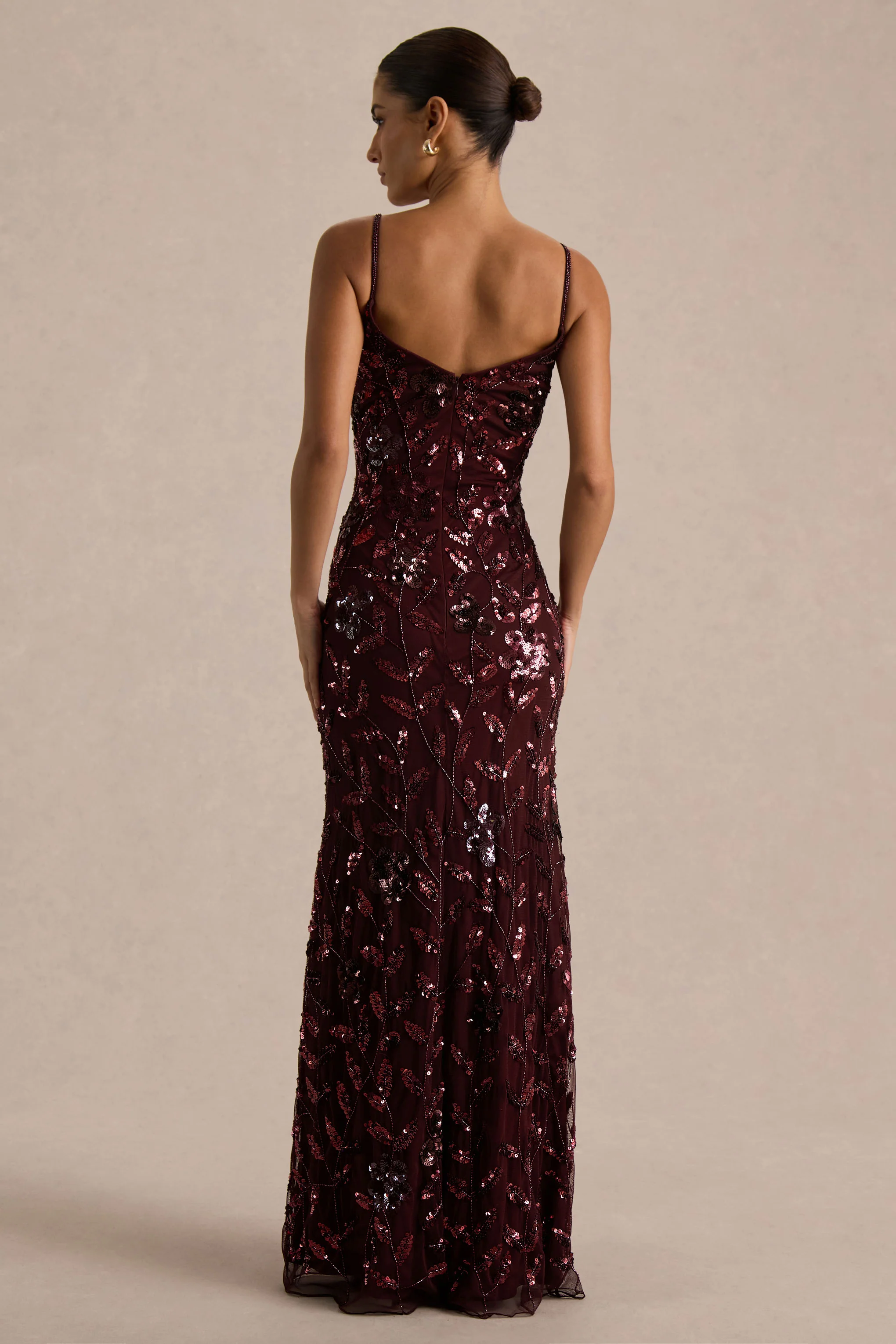 Gemini | Robe longue à bretelles ornée de sequins et motif floral bordeaux - Image 2