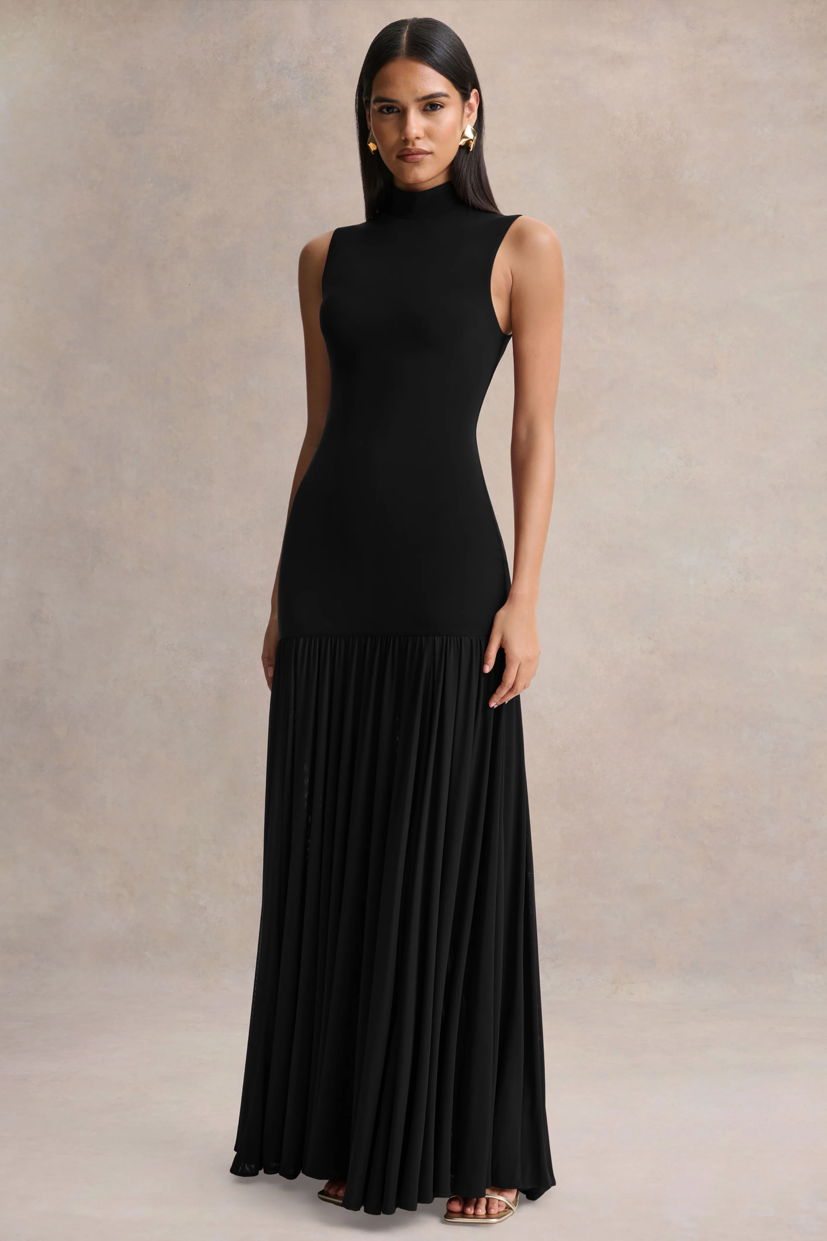 Gigi | Robe longue noire à col montant avec taille basse et jupe transparente