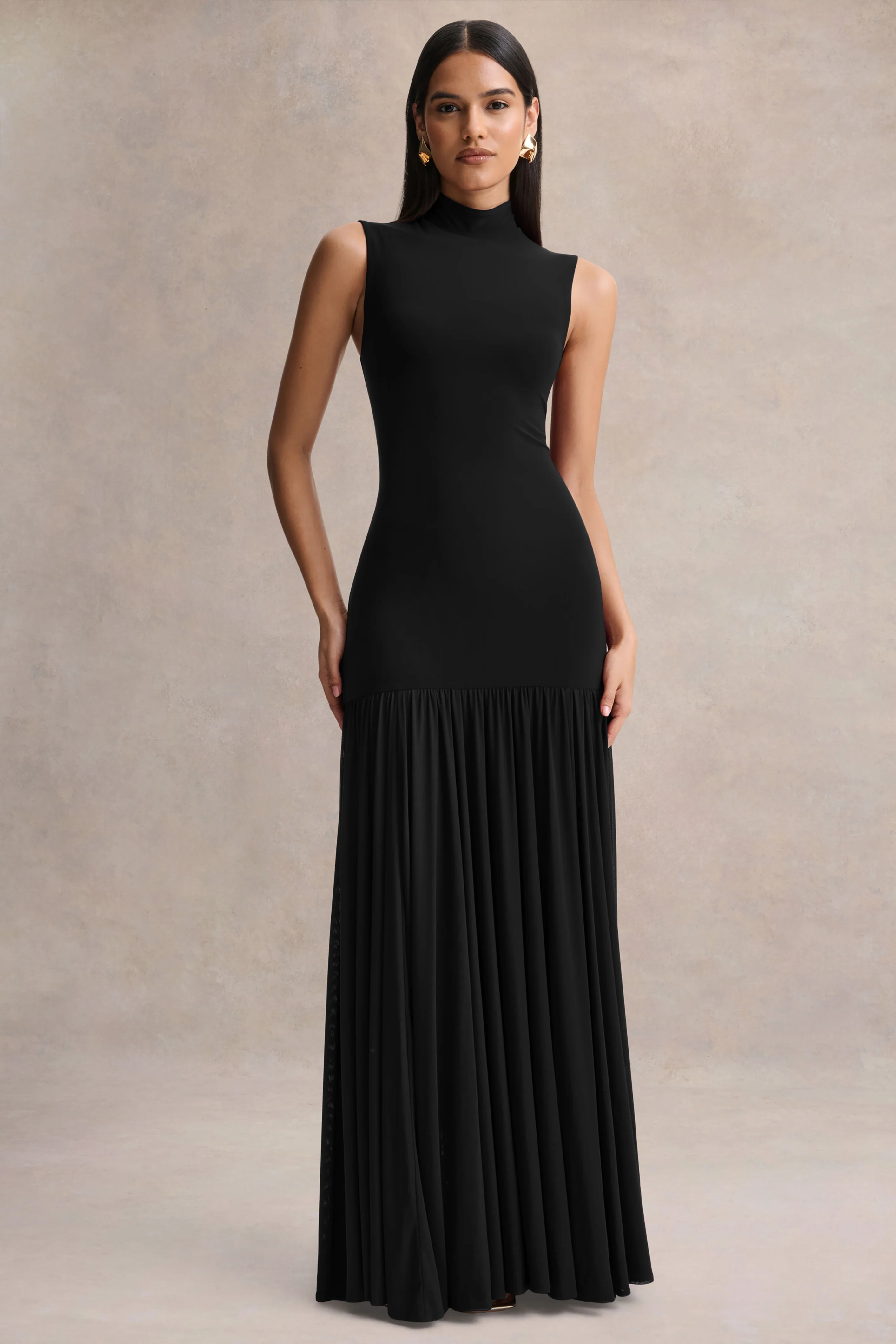 Gigi | Robe longue noire à col montant avec taille basse et jupe transparente - Image 4