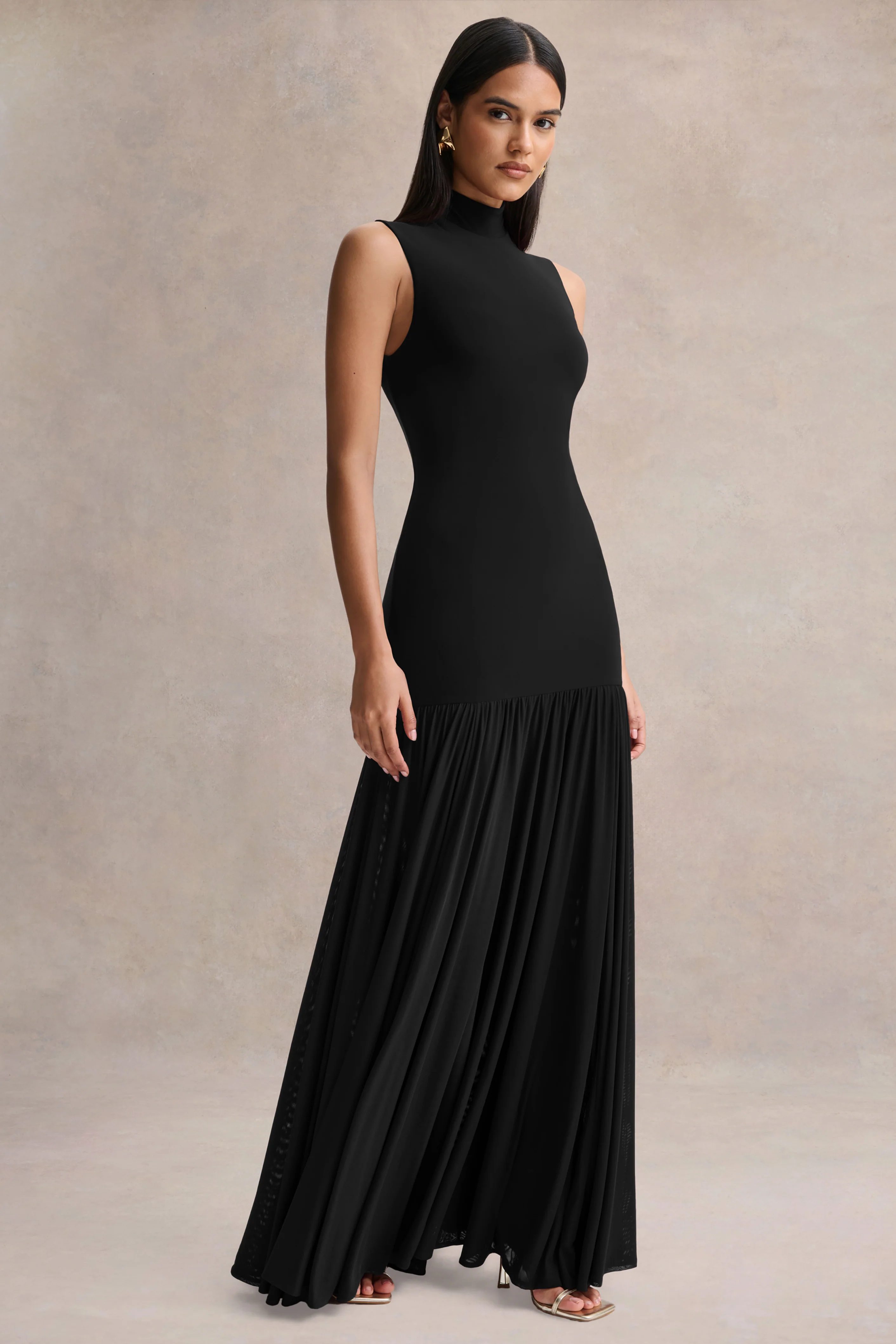 Gigi | Robe longue noire à col montant avec taille basse et jupe transparente - Image 5
