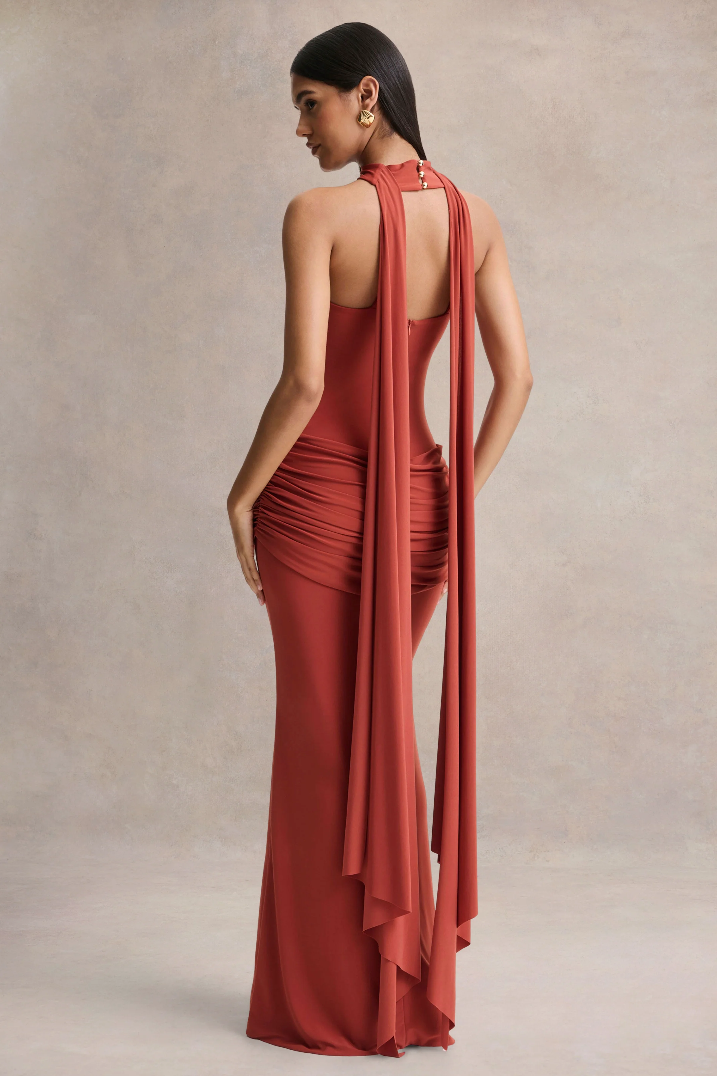 Graciella | Robe longue bandeau rouille avec drapé et foulard - Image 2