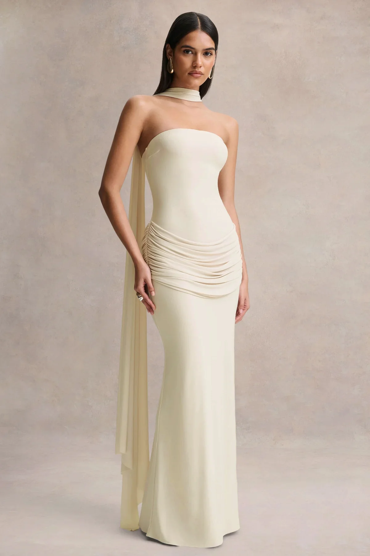 Graciella | Robe longue bandeau Stone avec détails drapés et écharpe - Image 4