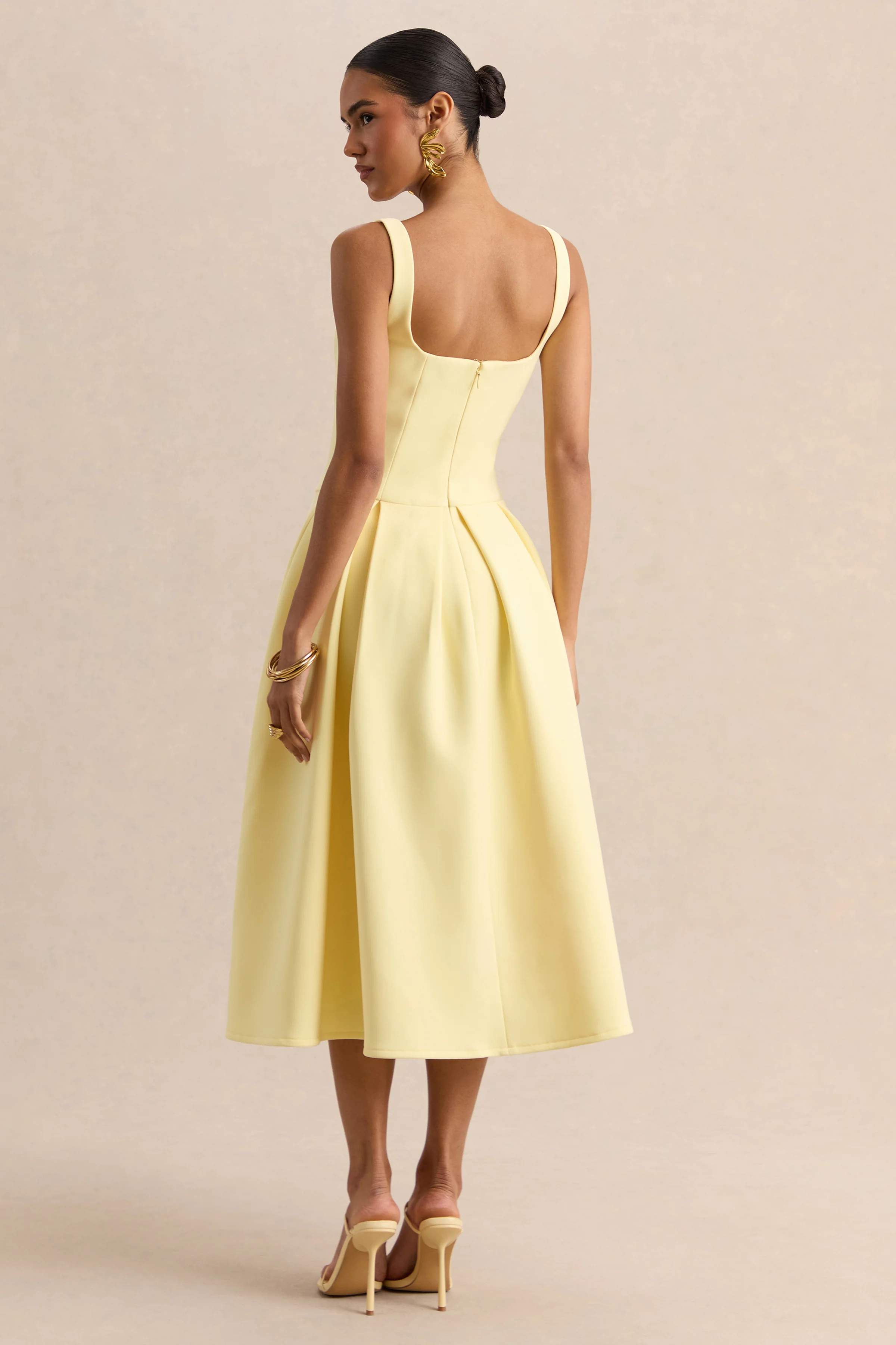 Greta | Robe mi-longue citron à décolleté cœur - Image 2