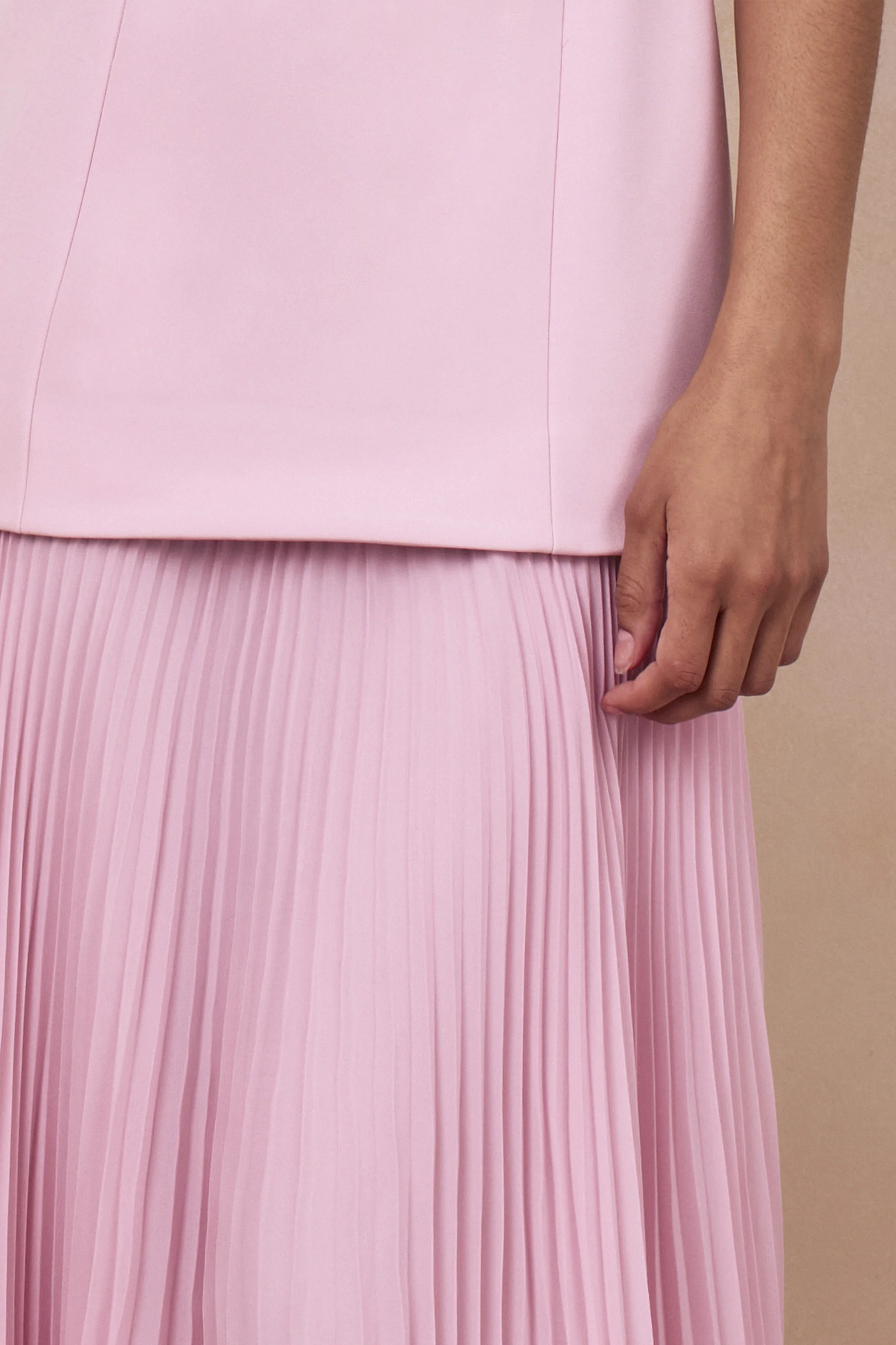 Hadley | Robe longue à encolure bateau rose clair avec taille basse - Image 6