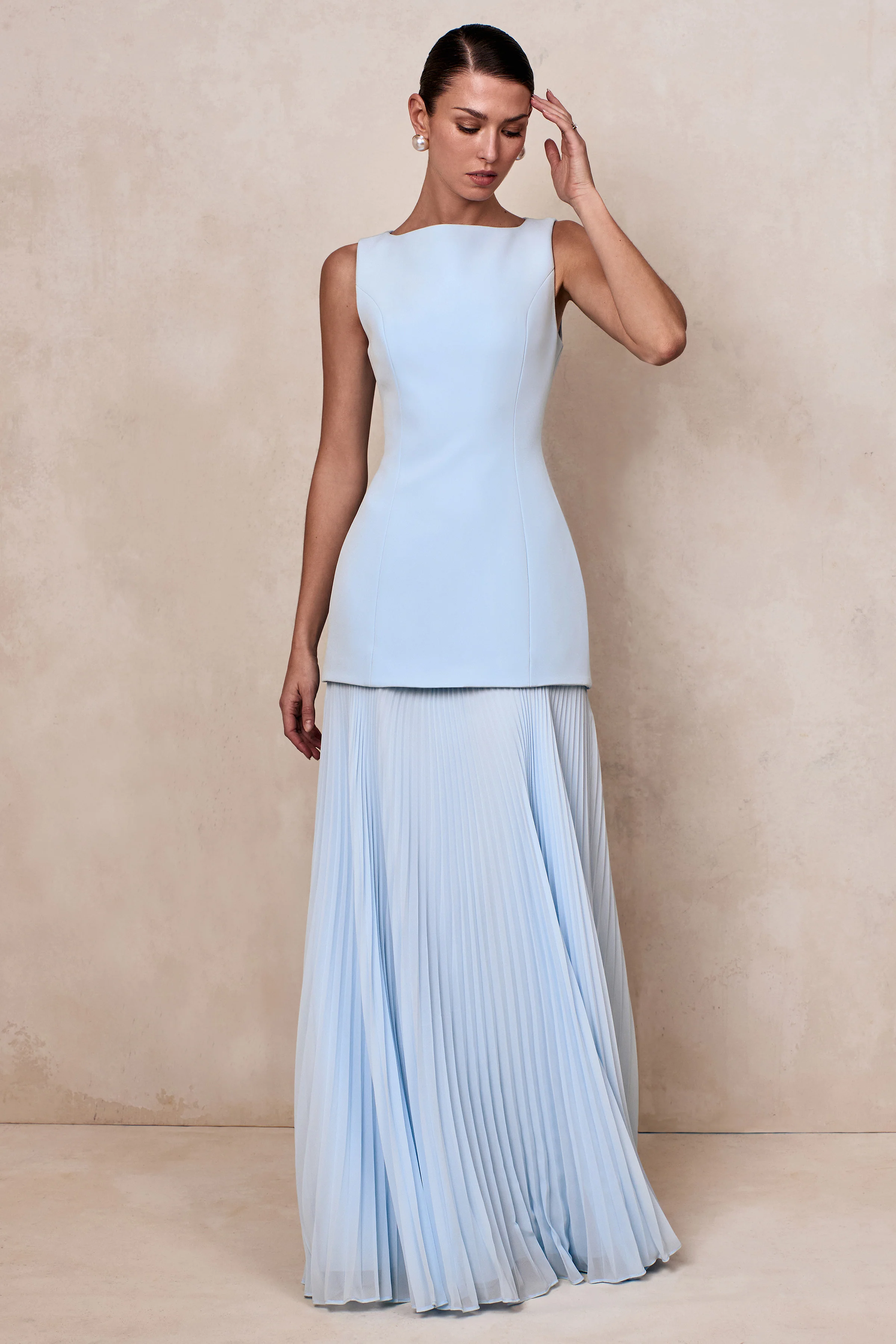 Hadley | Robe longue bleu poudré à décolleté bateau avec taille basse - Image 6