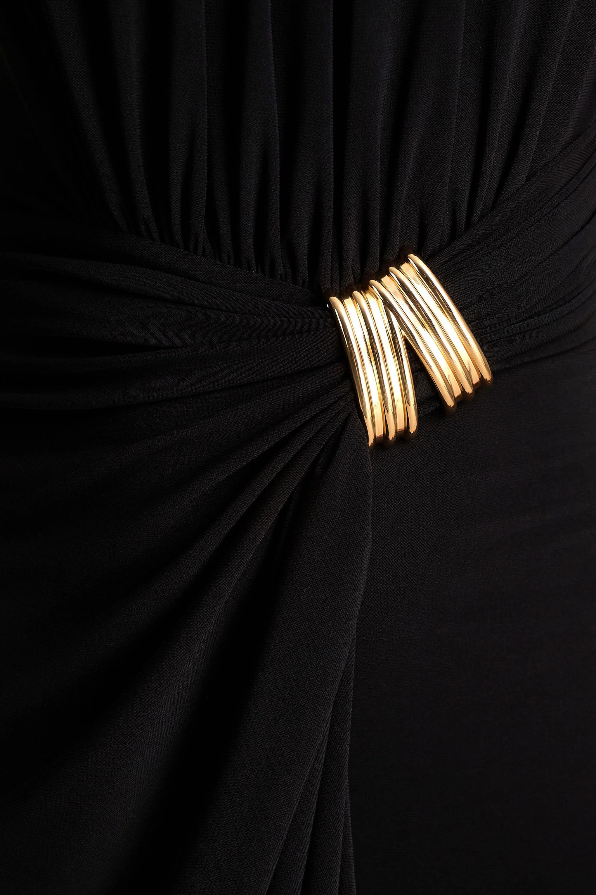 Harlow | Robe mi-longue noire à col montant et jupe portefeuille - Image 6