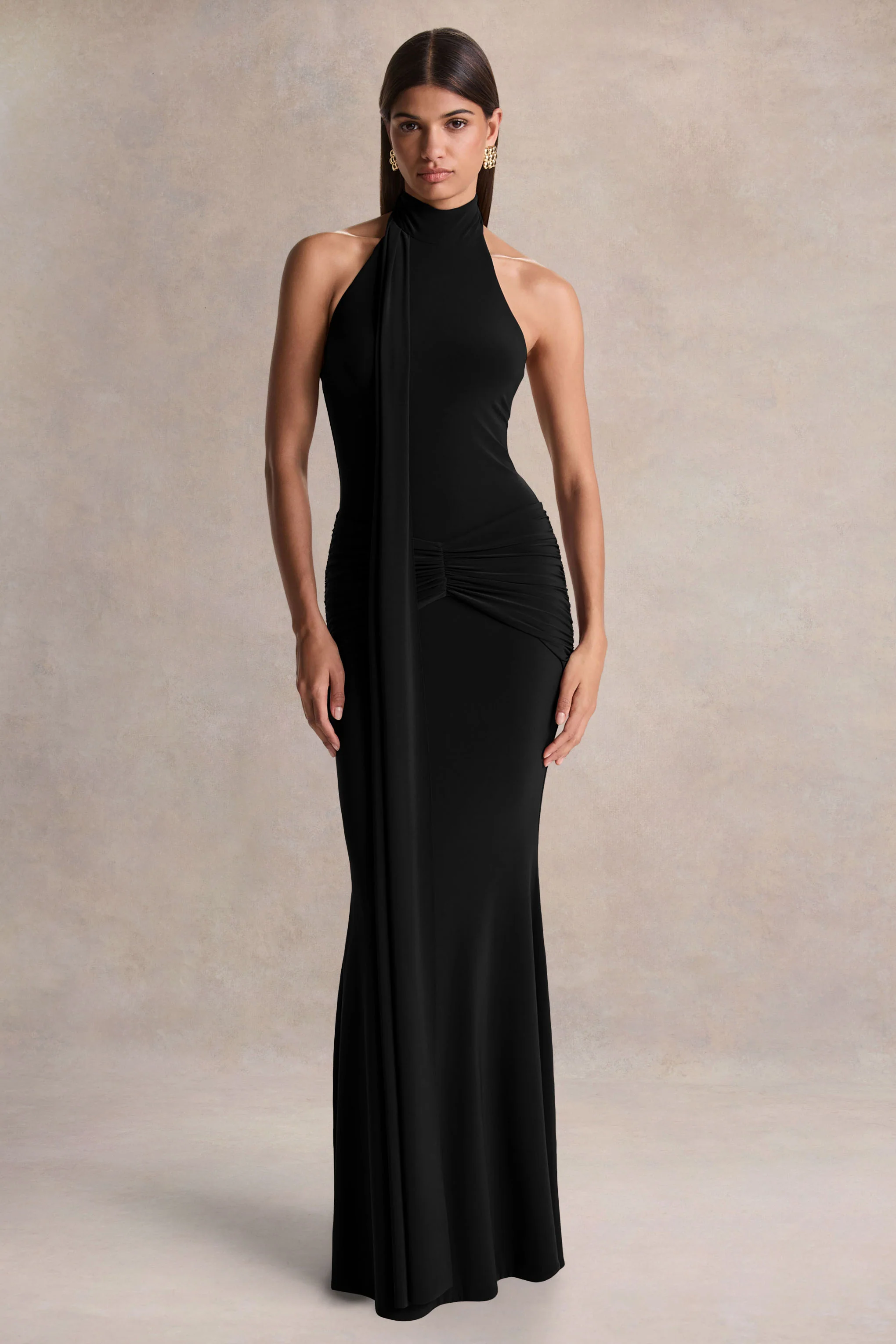 Hyla | Robe longue noire à col montant avec détail écharpe