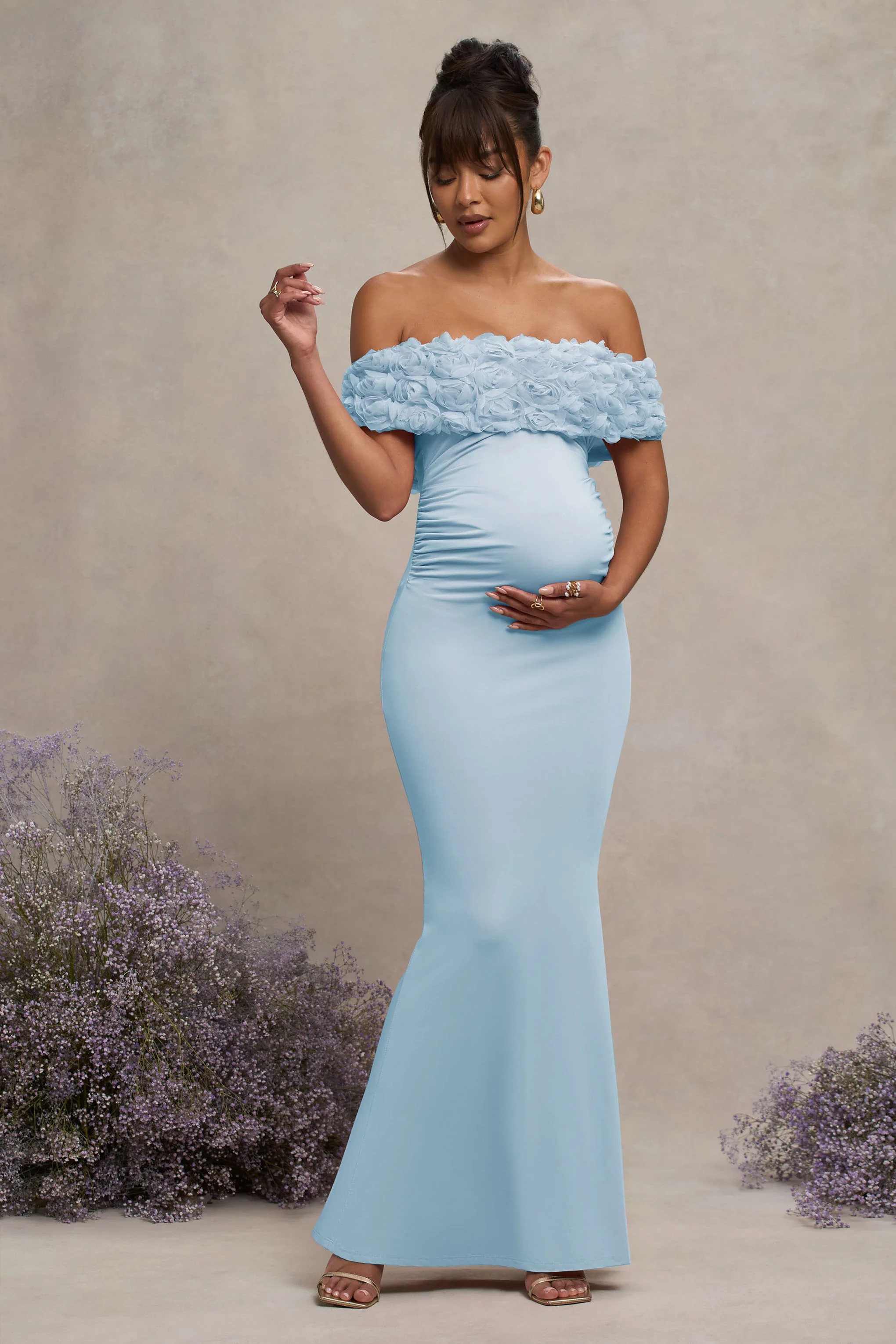 Inflorescence | Robe Longue de Maternité Bleu Poudré à Encolure Bardot et Fleurs en Mesh - Image 4