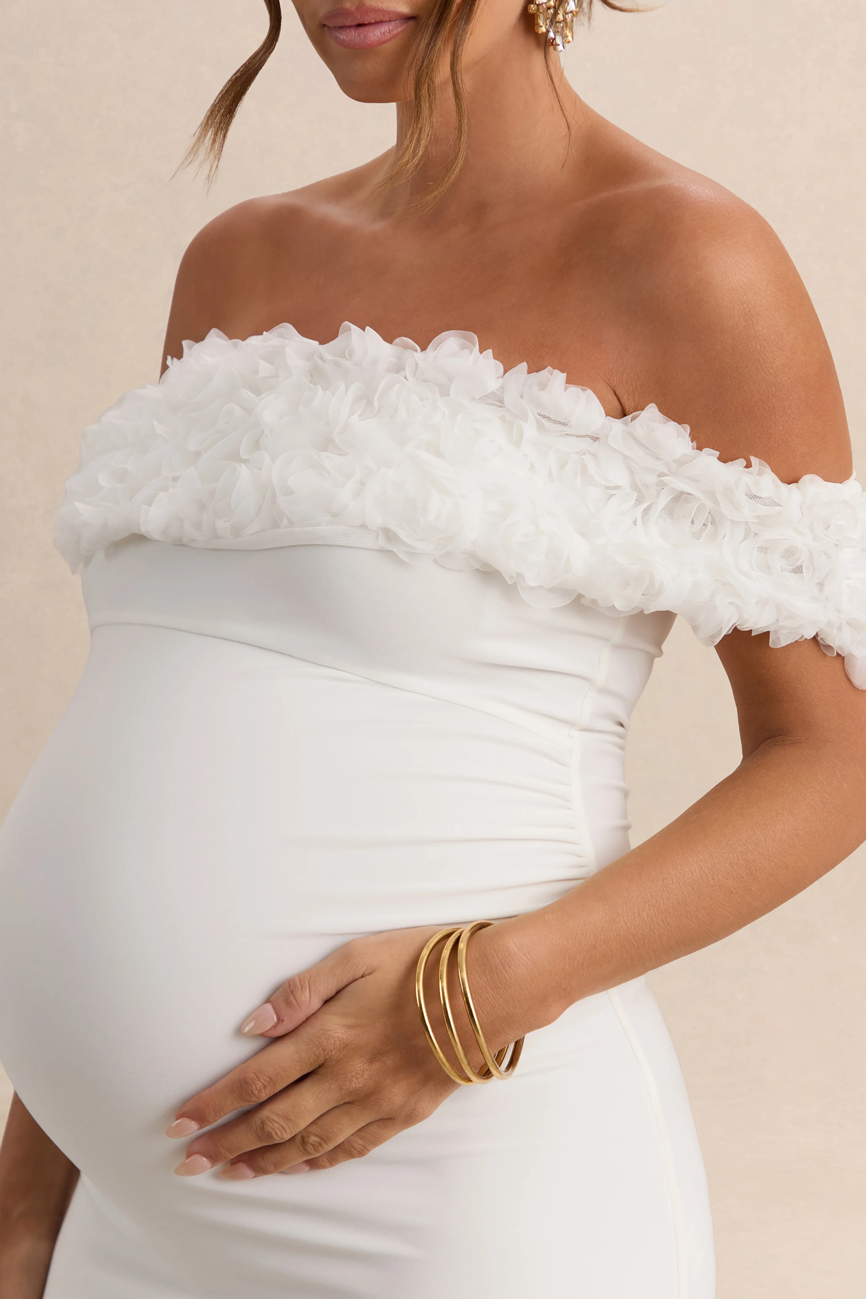 Inflorescence | Robe longue de maternité encolure bardot à fleurs en maille blanche - Image 7