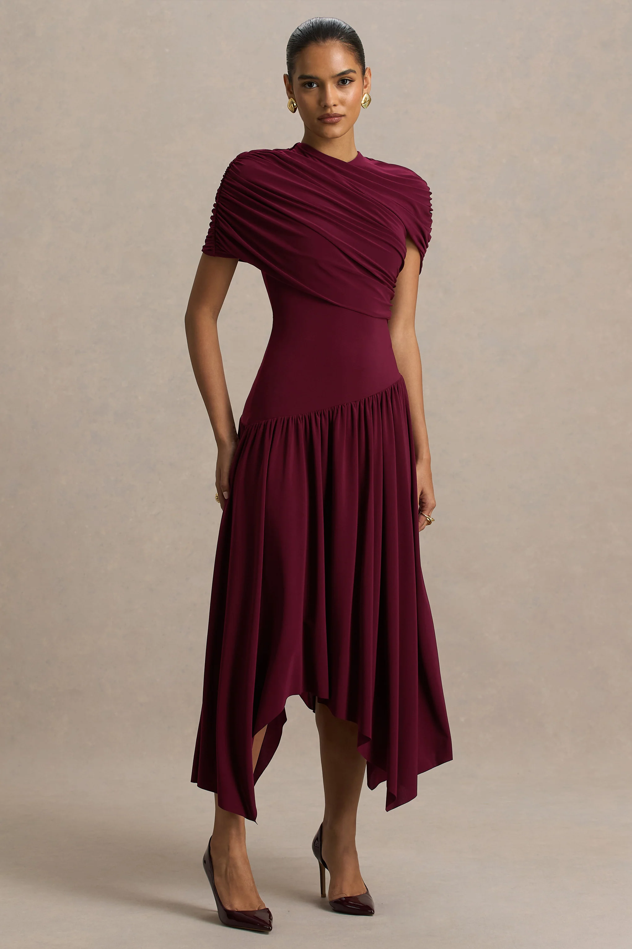 Ione | Robe mi-longue bordeaux portefeuille avec ourlet en pointes - Image 3