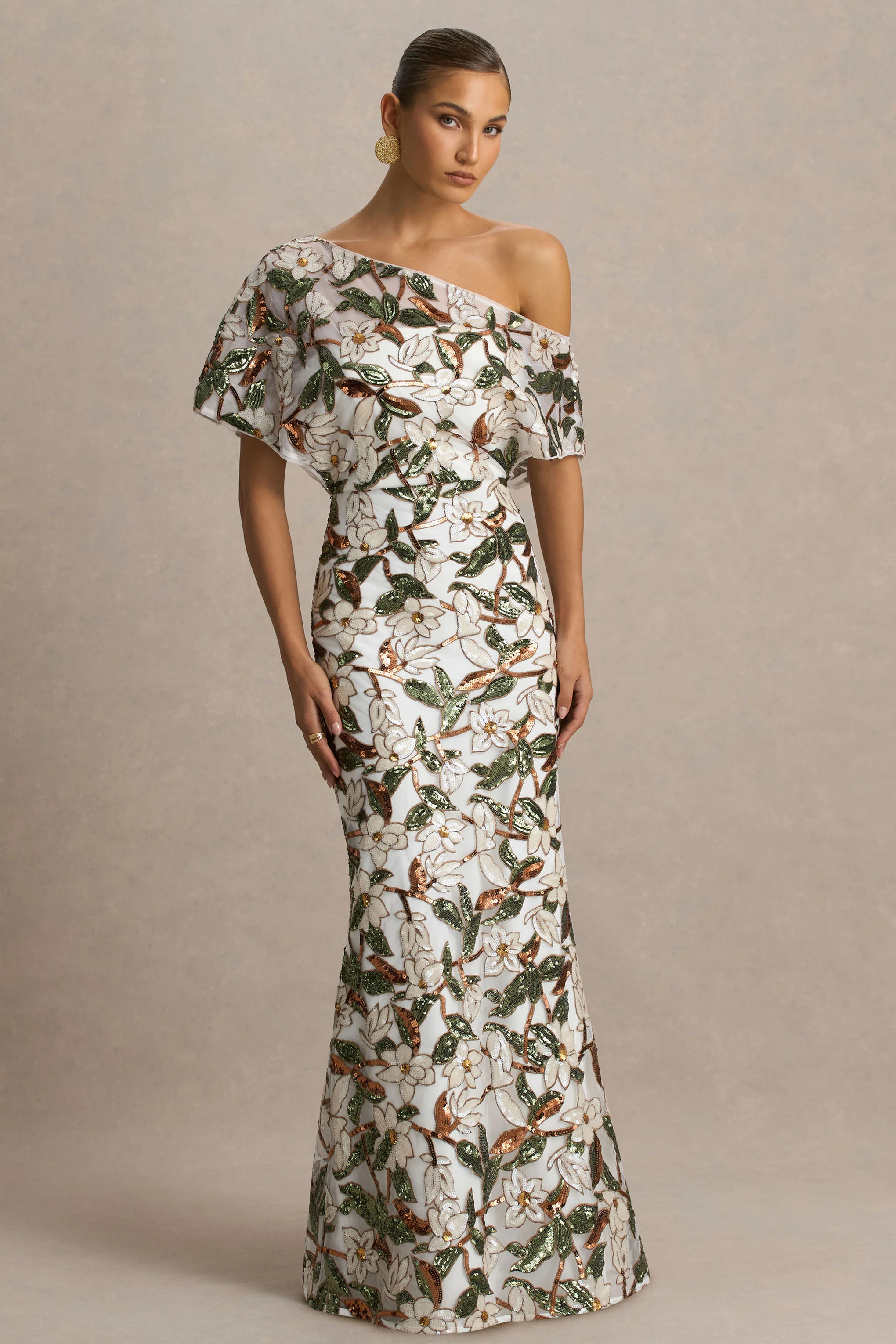 Iony | Robe longue blanche et verte asymétrique à encolure ornée de sequins en tulle et à motif floral - Image 3