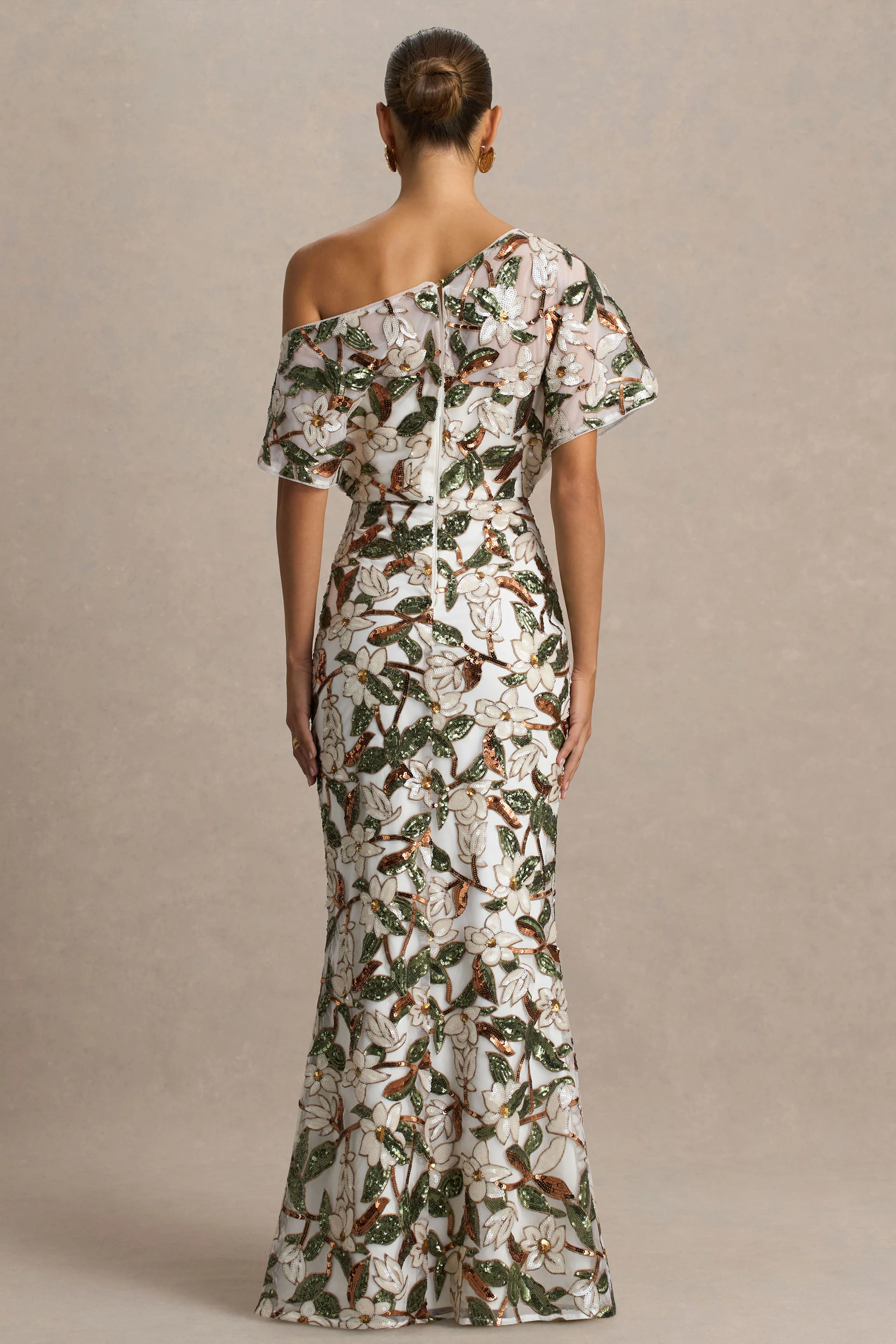 Iony | Robe longue blanche et verte asymétrique à encolure ornée de sequins en tulle et à motif floral - Image 5