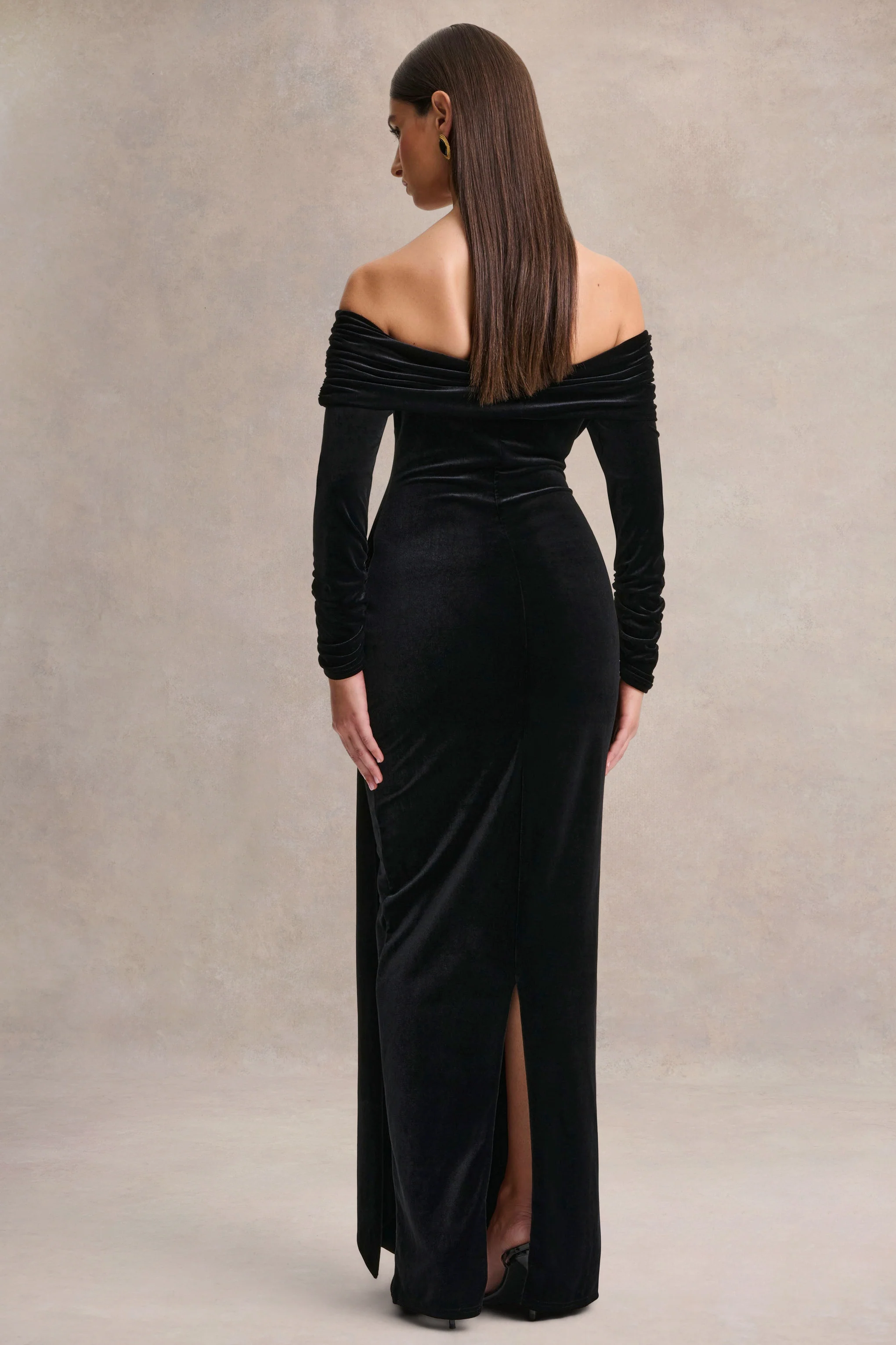 Jessara | Robe longue noire à encolure Bardot et détails noués - Image 2
