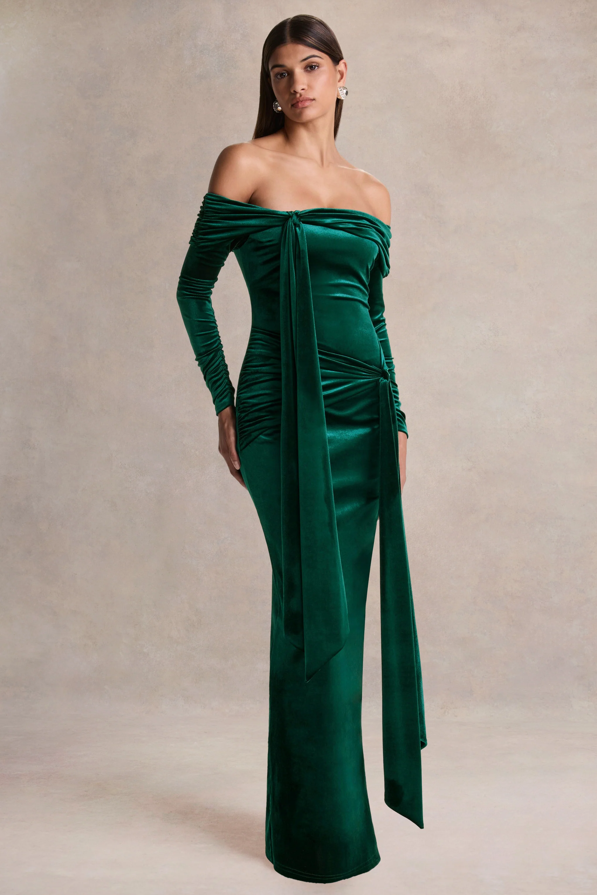 Jessara | Robe longue vert bouteille à encolure bardot avec détails noués - Image 5