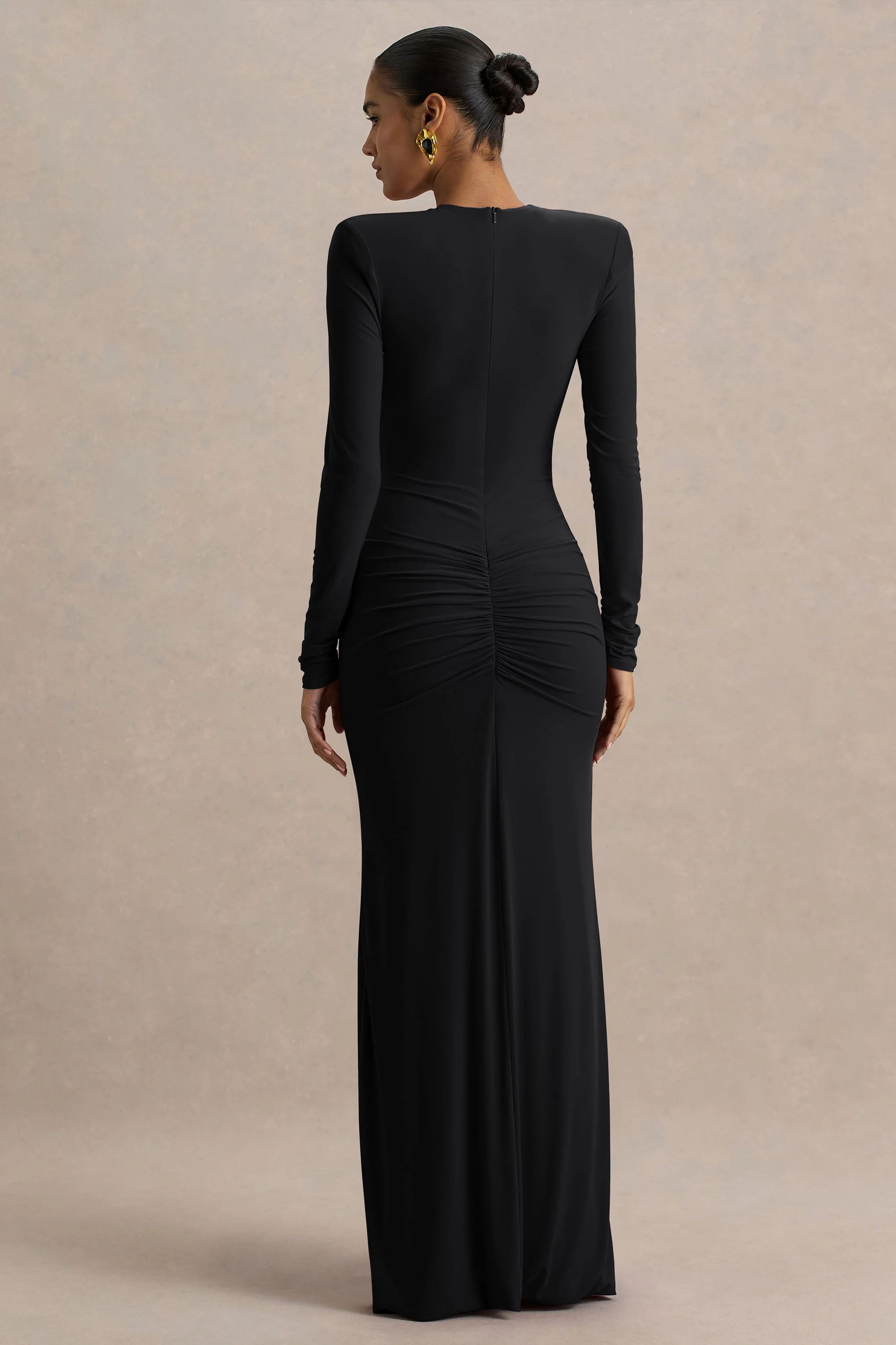 Jewel | Robe longue noire à décolleté plongeant avec fente frontale et détails froncés - Image 2