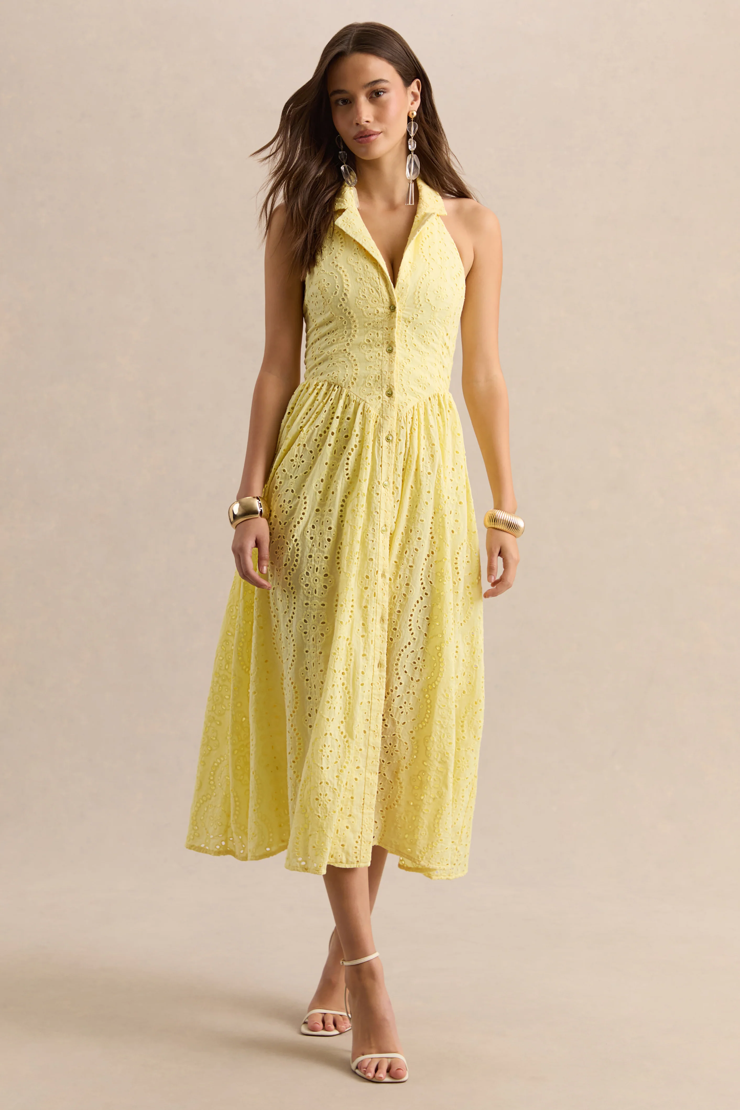 Jezebel | Robe mi-longue jaune à col avec décolleté plongeant en dentelle