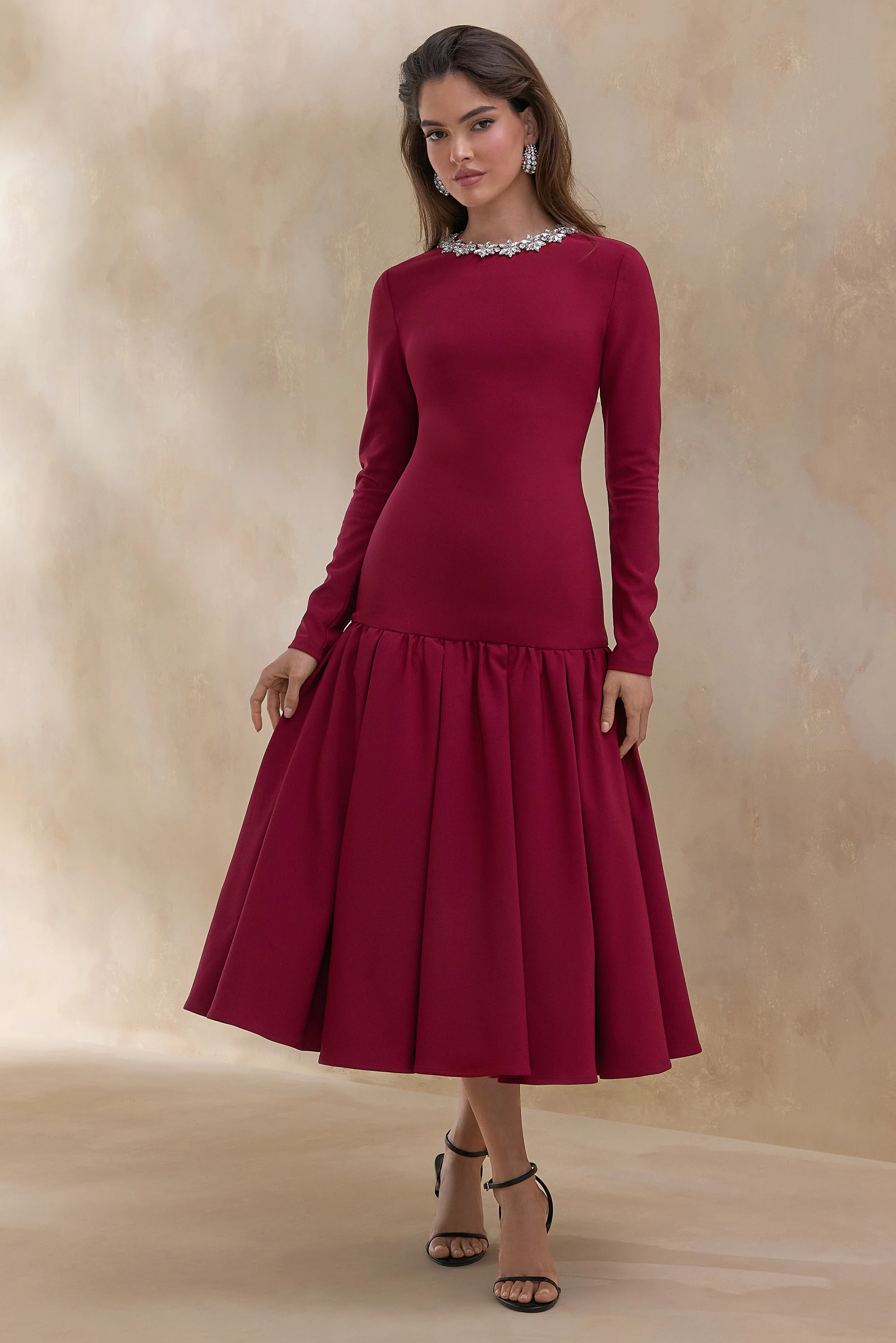 Jovana | Robe mi-longue bordeaux à encolure ronde et taille basse - Image 4