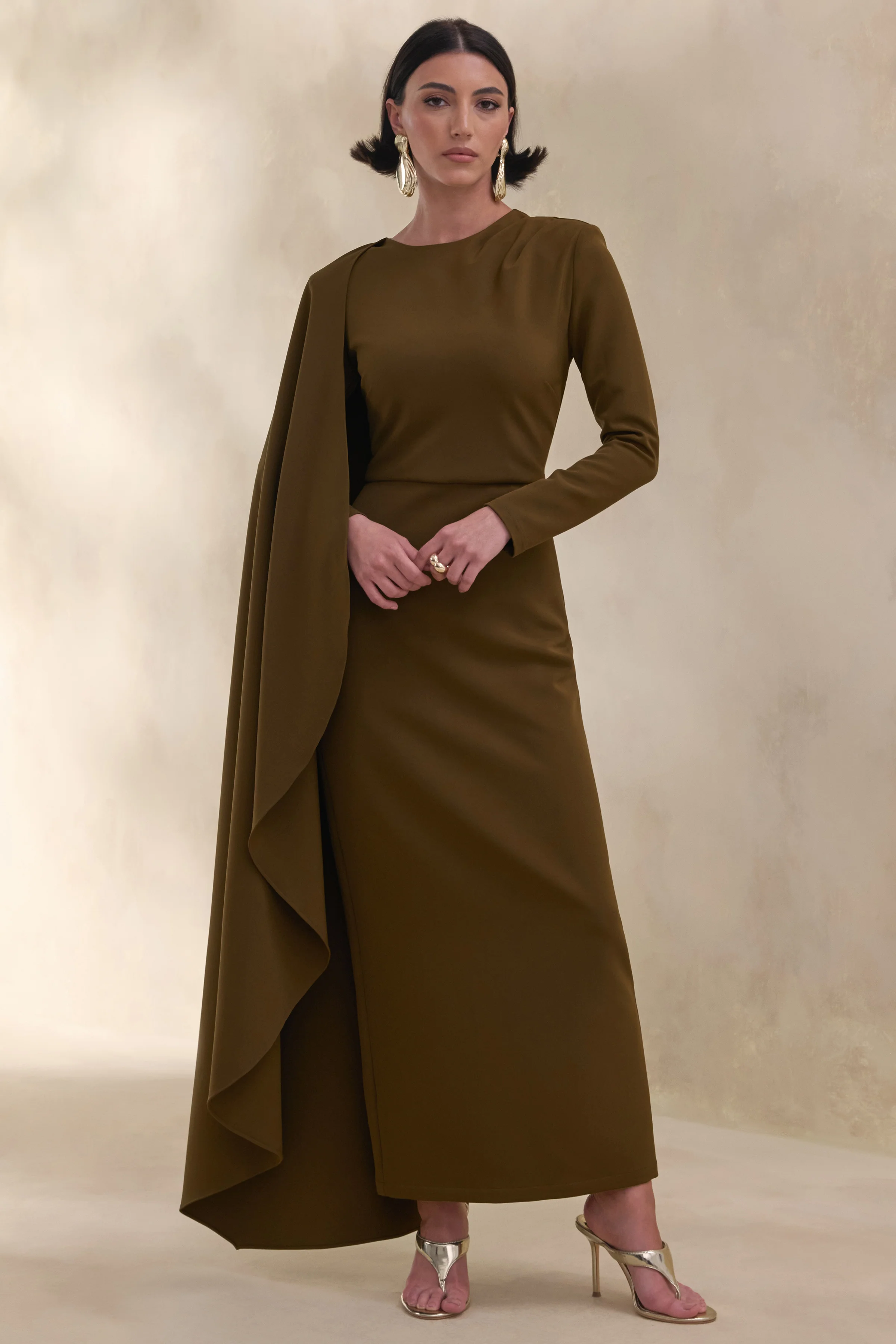 Jovea | Robe longue olive à encolure ronde avec manche cape - Image 4