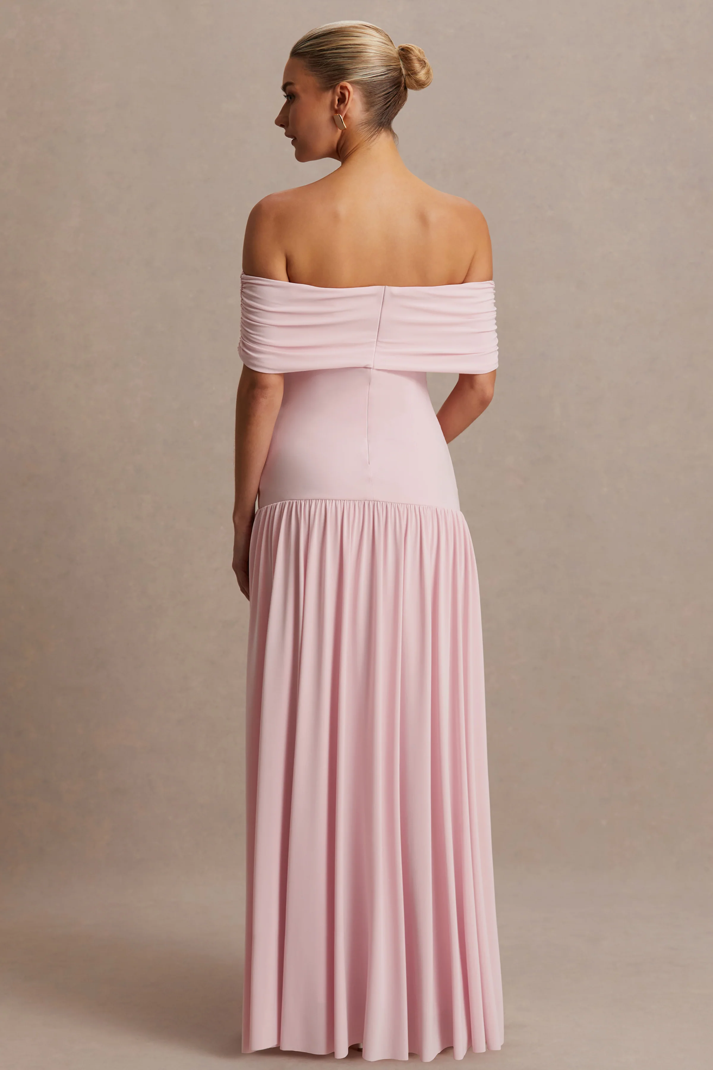 Juliette | Robe longue rose poudré à encolure bardot et taille basse - Image 2
