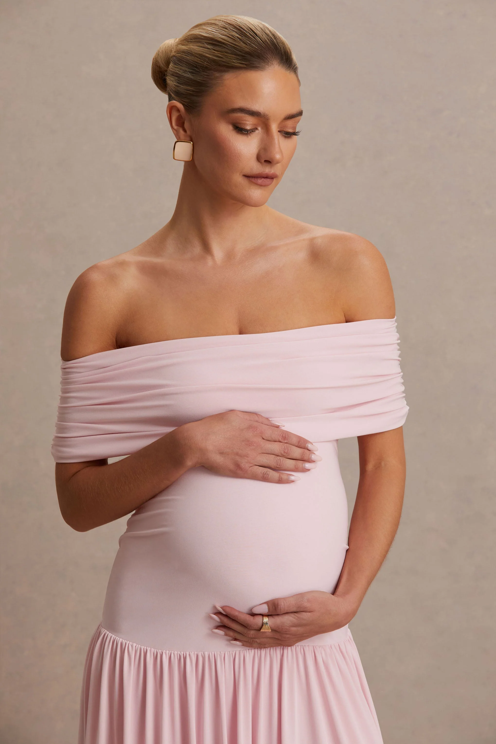 Juliette | Robe longue rose poudré à encolure bardot et taille basse - Image 6
