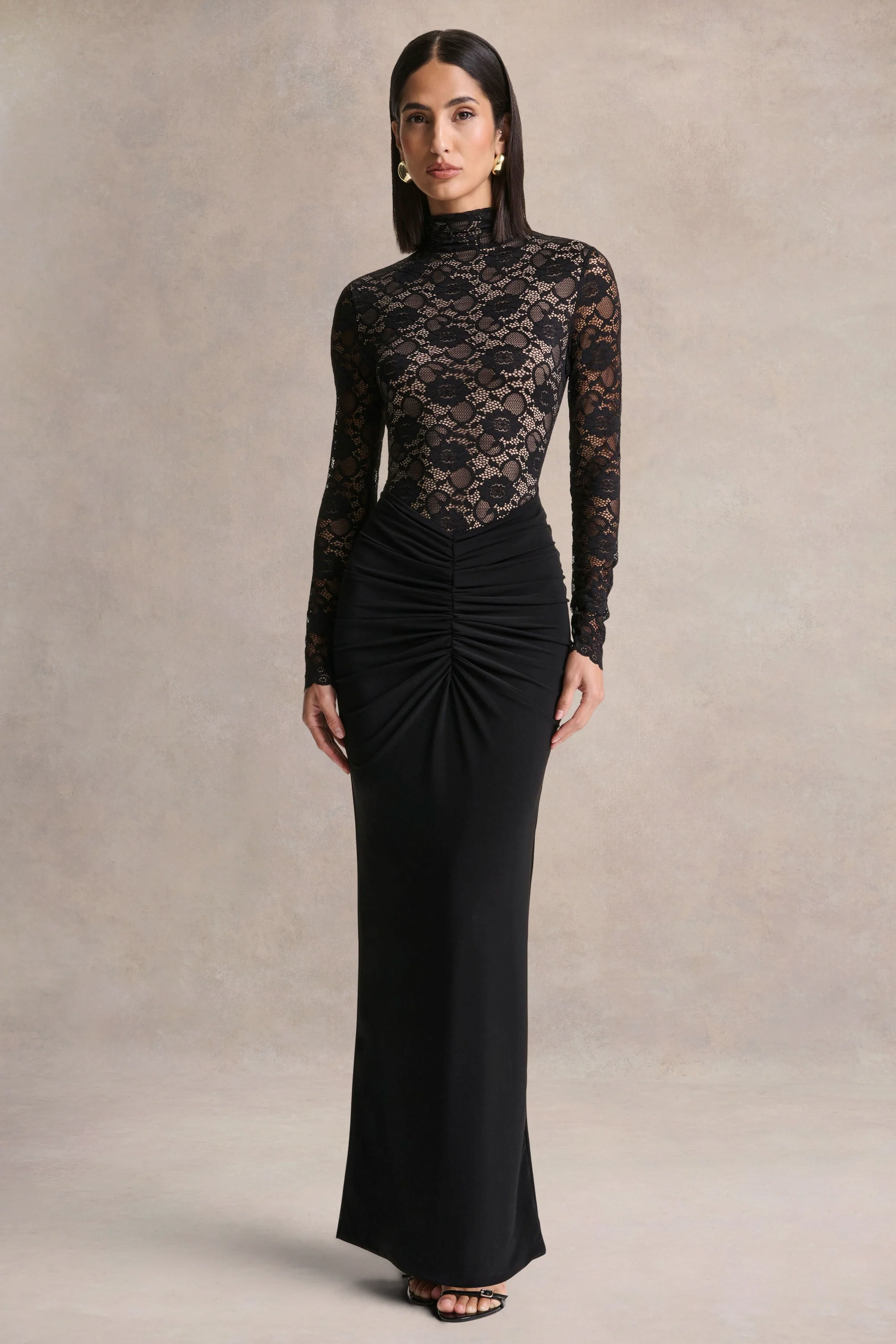 Justina | Robe longue noire à col montant avec détails froncés - Image 4