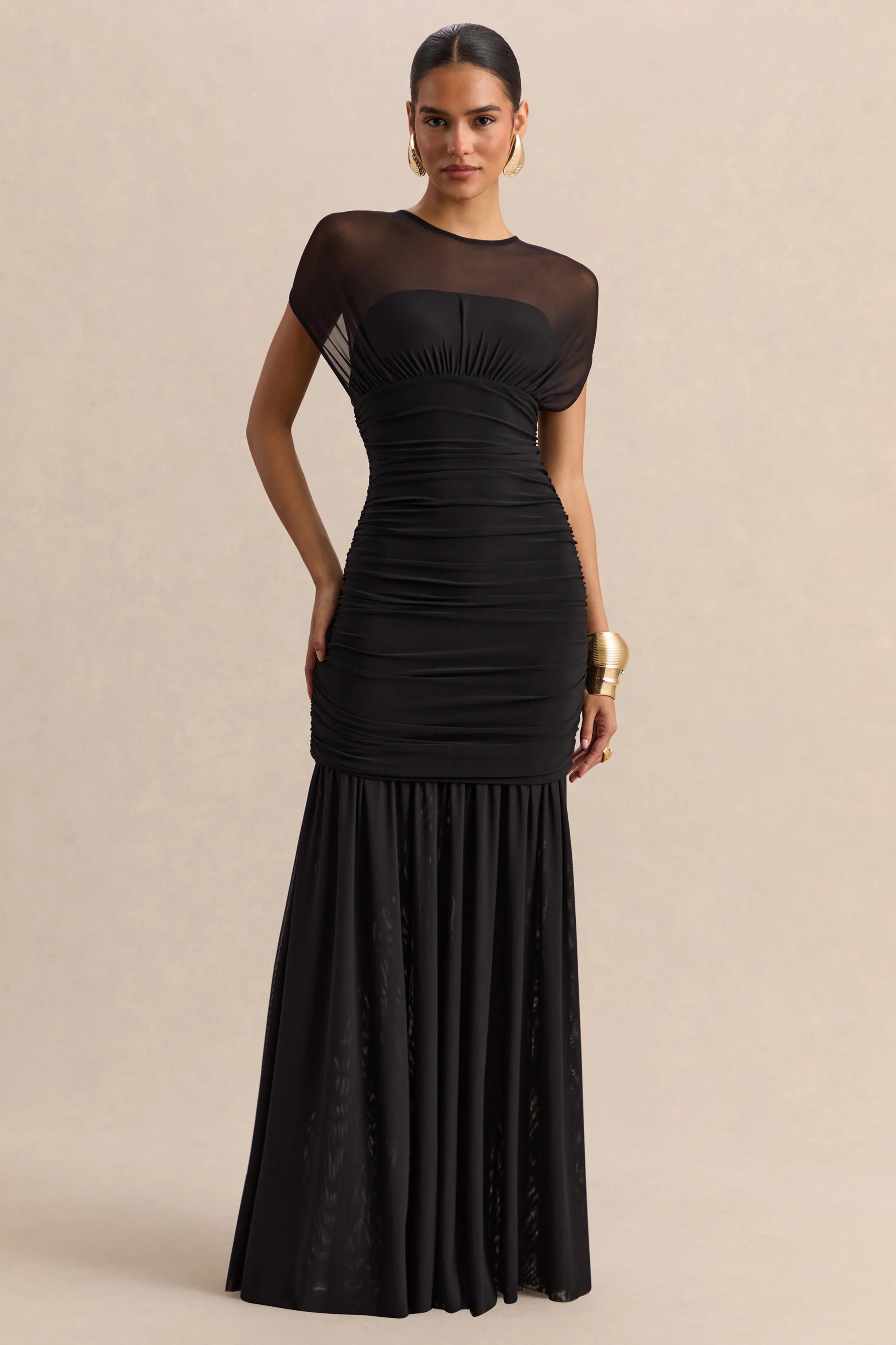 Kalene | Robe longue noire à encolure large avec détails en tulle transparent