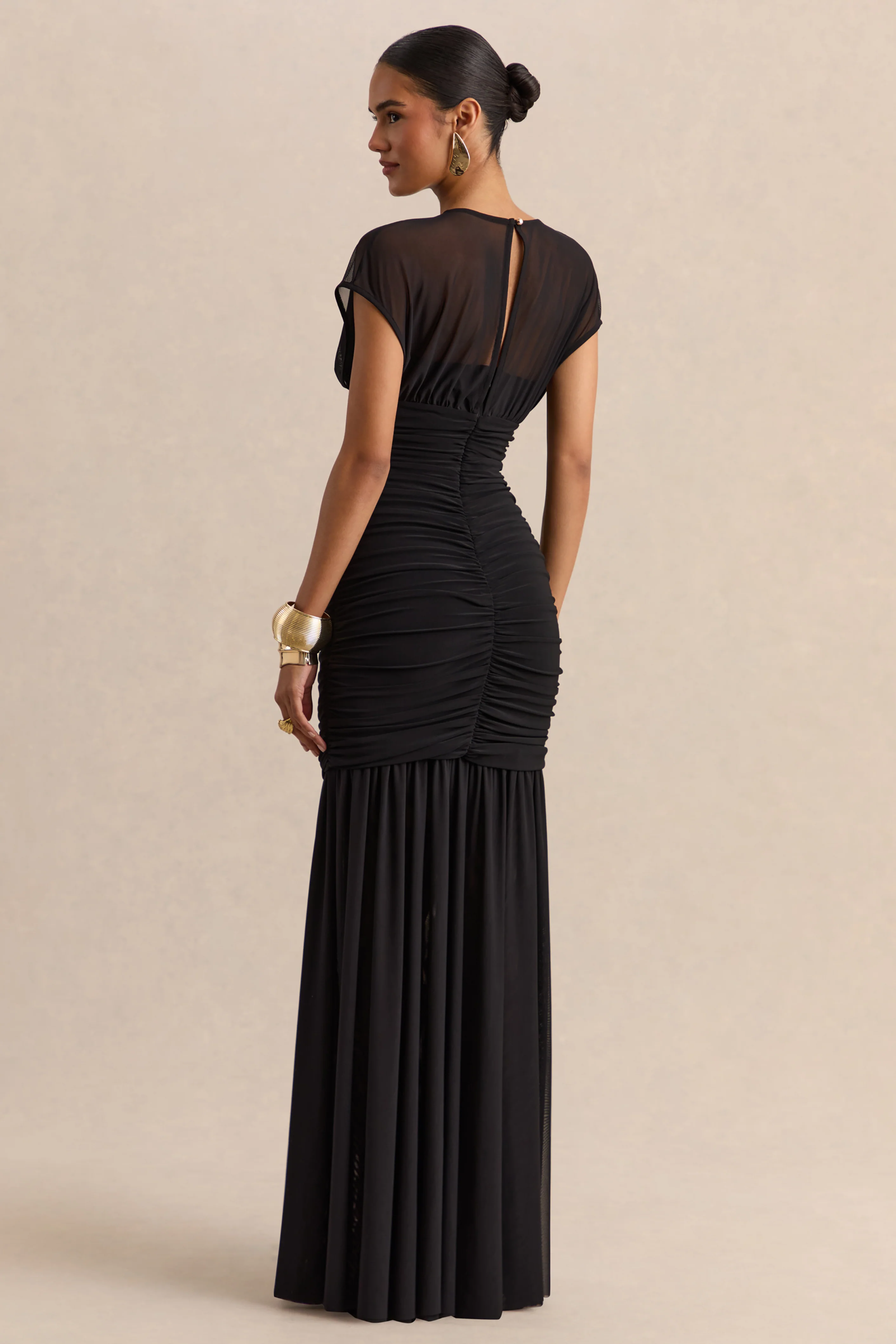 Kalene | Robe longue noire à encolure large avec détails en tulle transparent - Image 2
