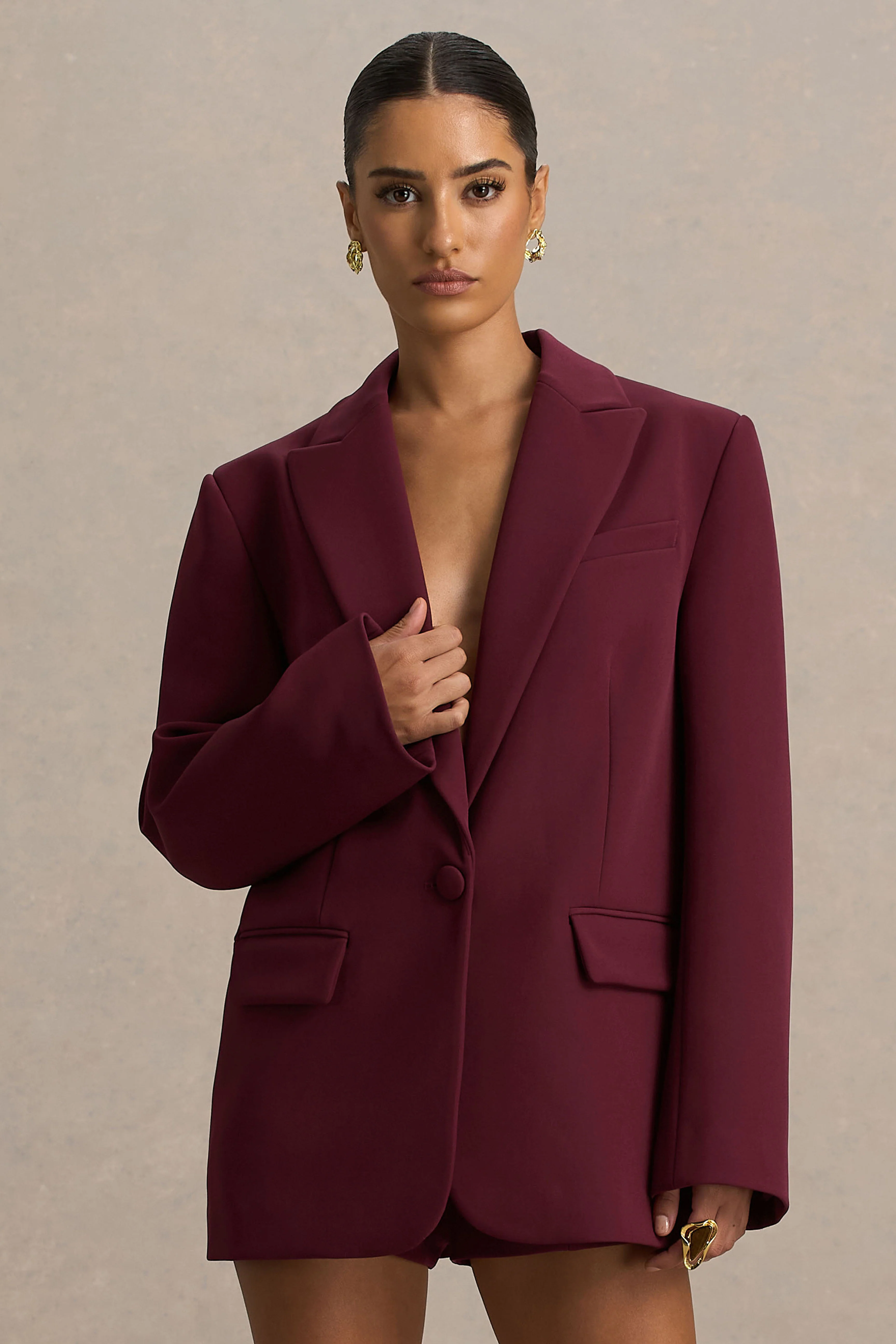 Katherine | Veste tailleur bordeaux à décolleté plongeant - Image 2