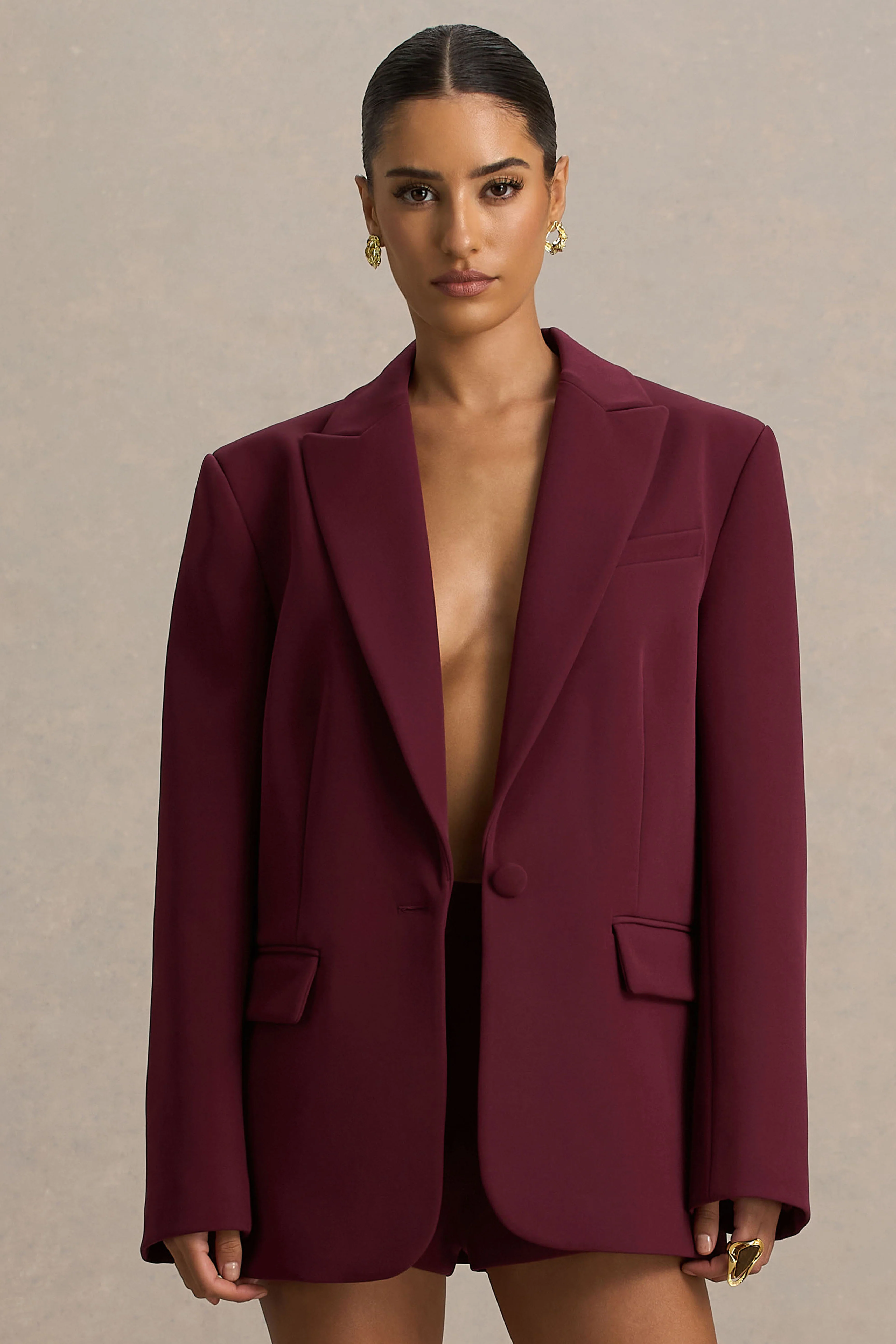 Katherine | Veste tailleur bordeaux à décolleté plongeant - Image 4