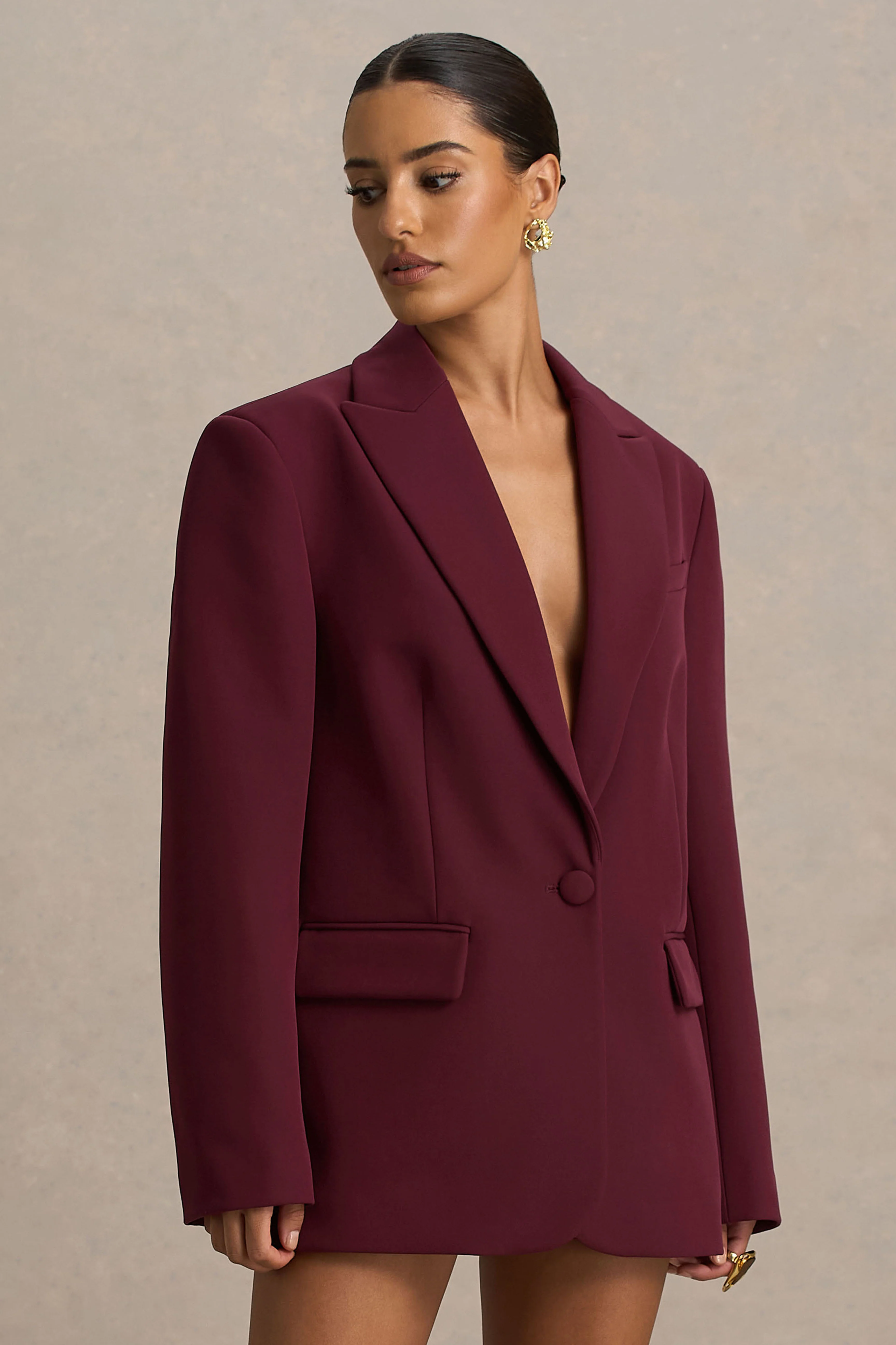 Katherine | Veste tailleur bordeaux à décolleté plongeant - Image 5