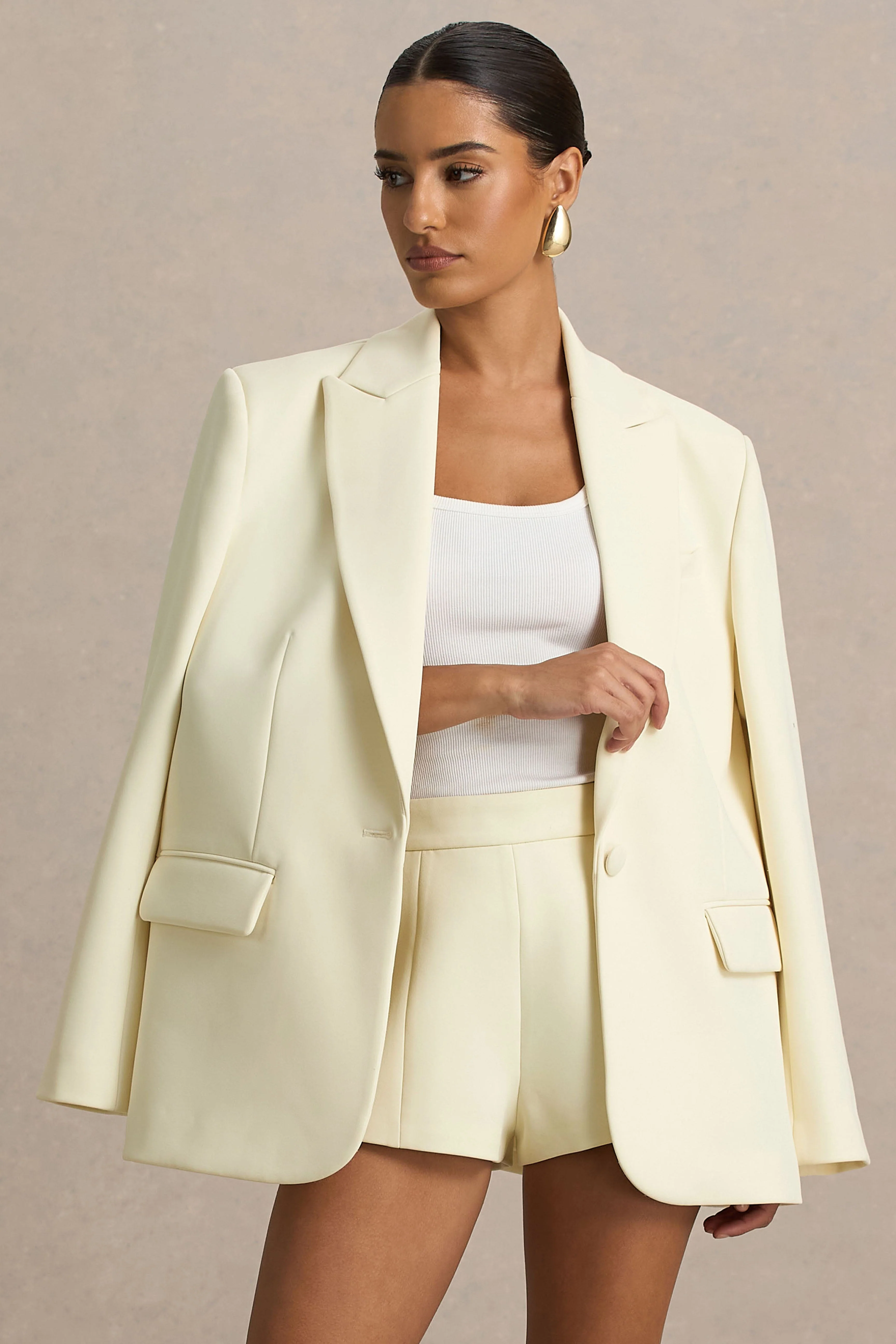 Katherine | Veste tailleur crème à décolleté plongeant - Image 2