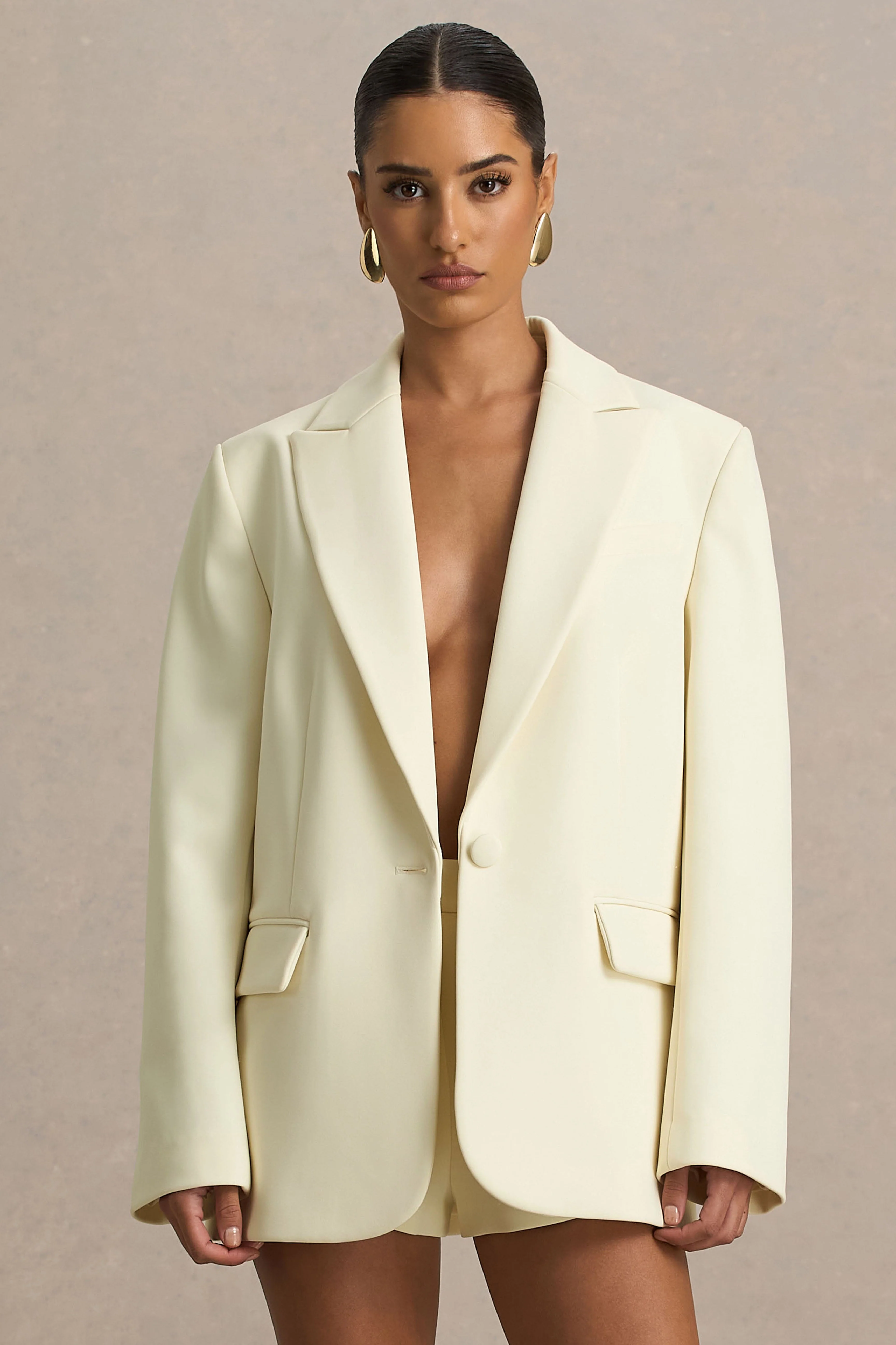 Katherine | Veste tailleur crème à décolleté plongeant - Image 4