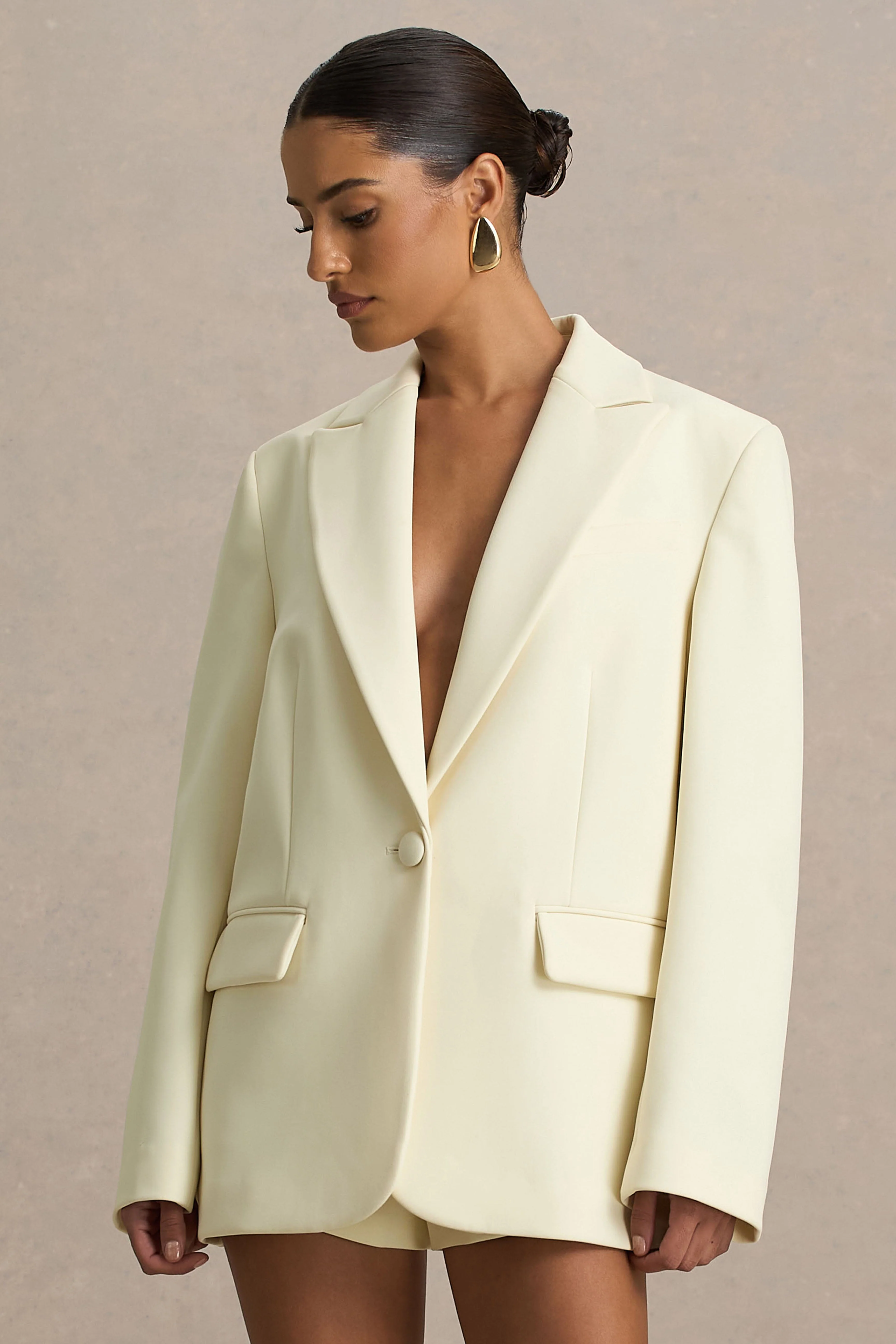 Katherine | Veste tailleur crème à décolleté plongeant - Image 5