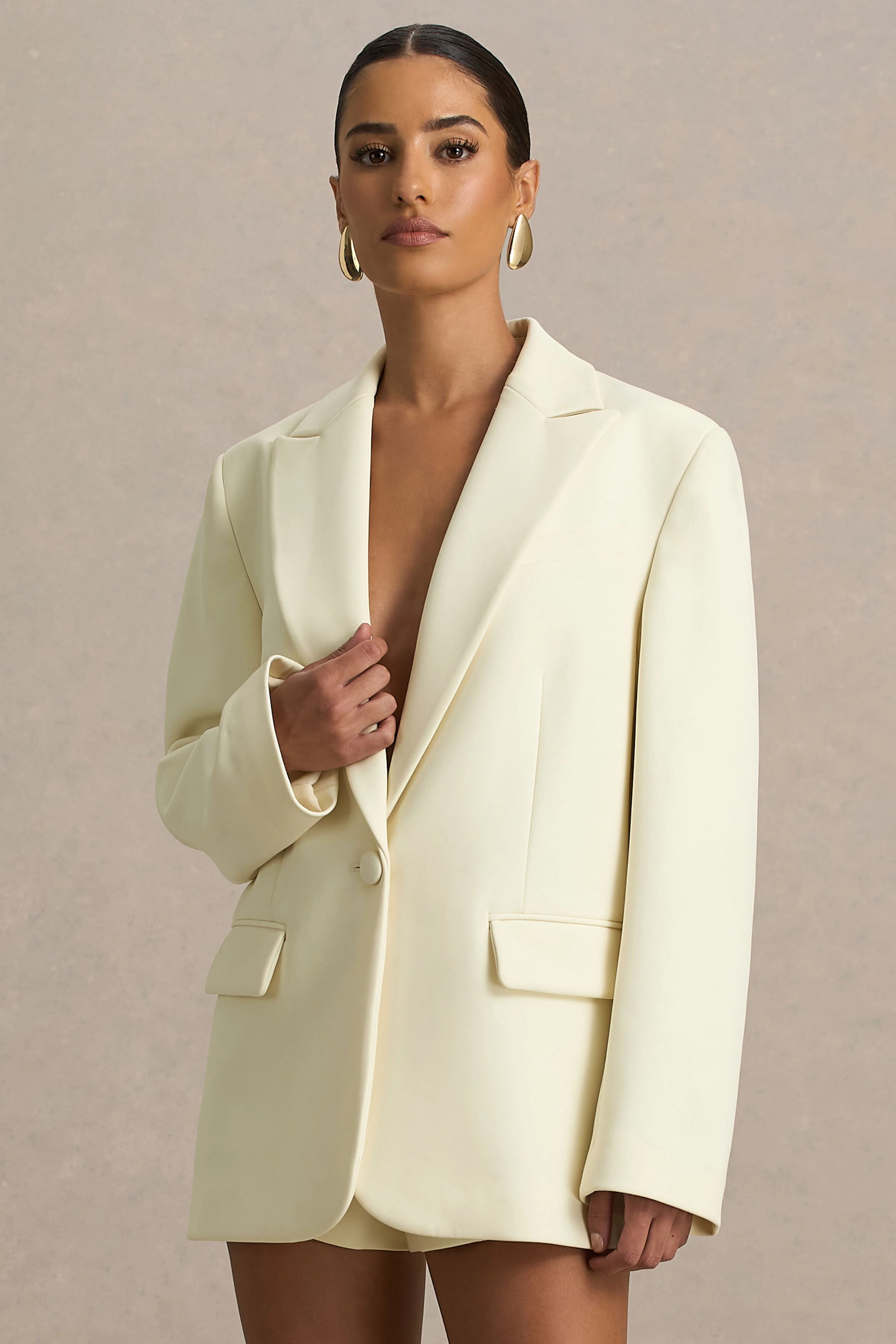 Katherine | Veste tailleur crème à décolleté plongeant - Image 6