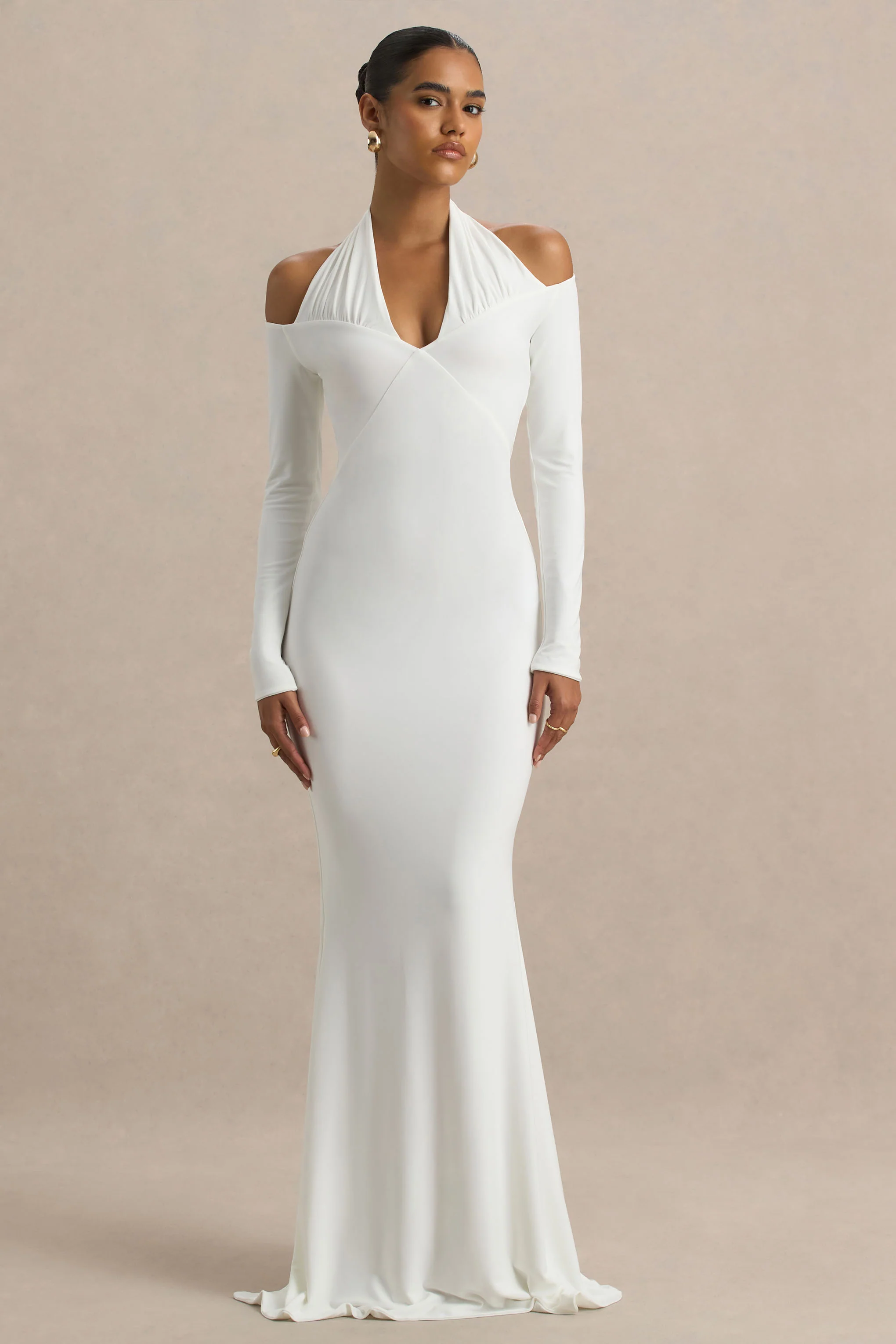Katrina | Robe longue blanche à décolleté halter avec manches longues - Image 4