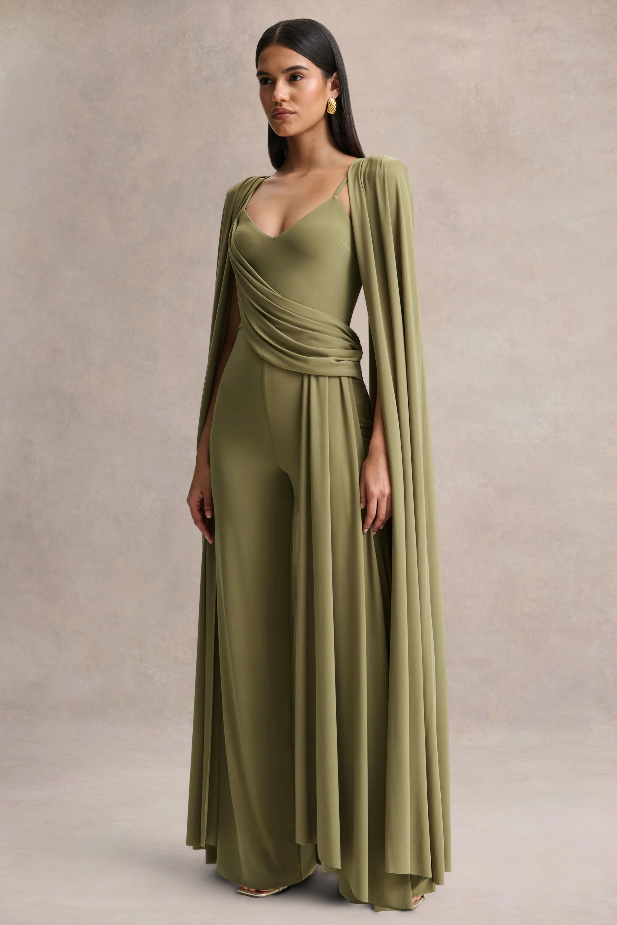 Labina | Combinaison verte avec décolleté plongeant et manches cape - Image 6