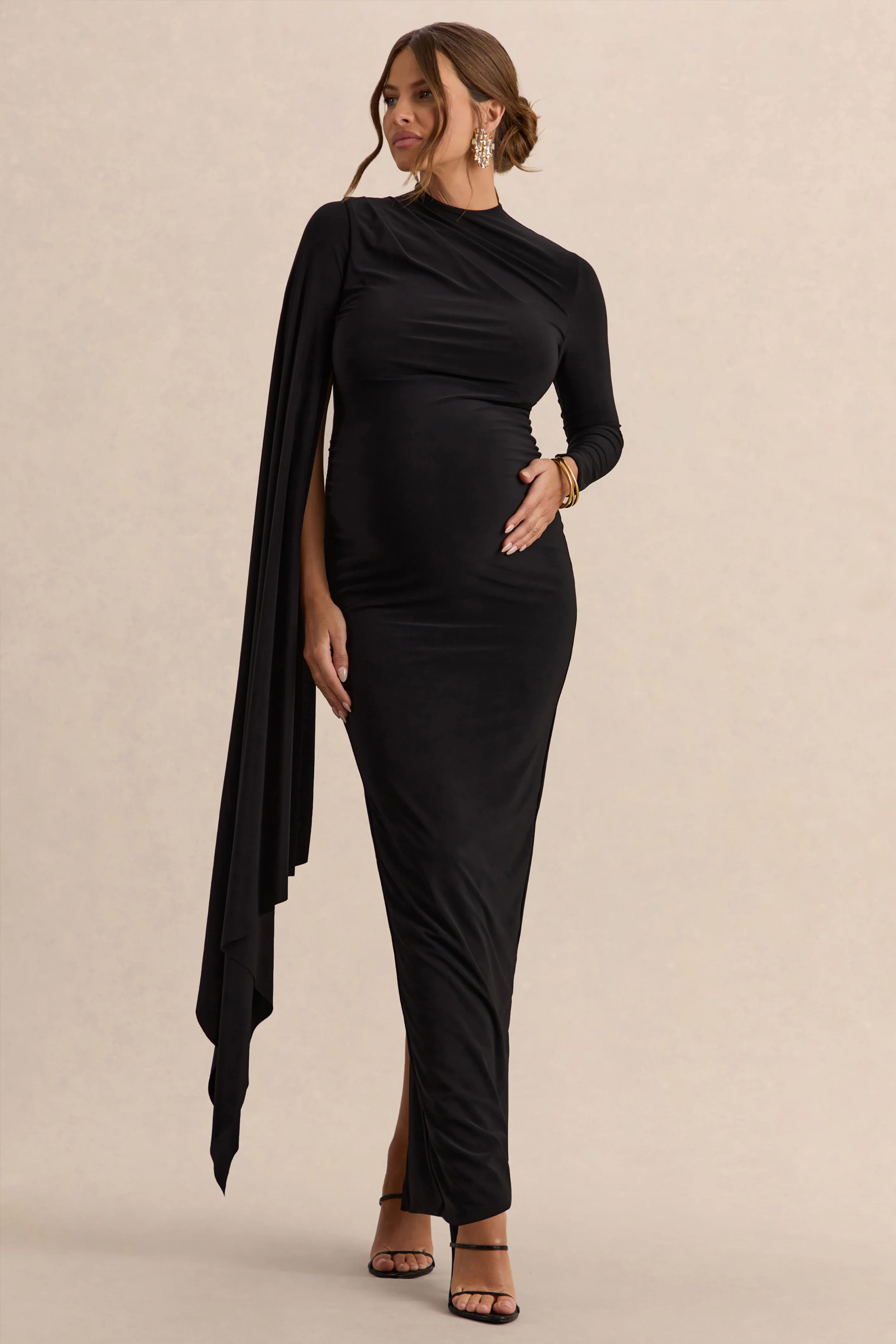 Lavinia | Robe mi-longue de maternité noire à col montant avec manche cape