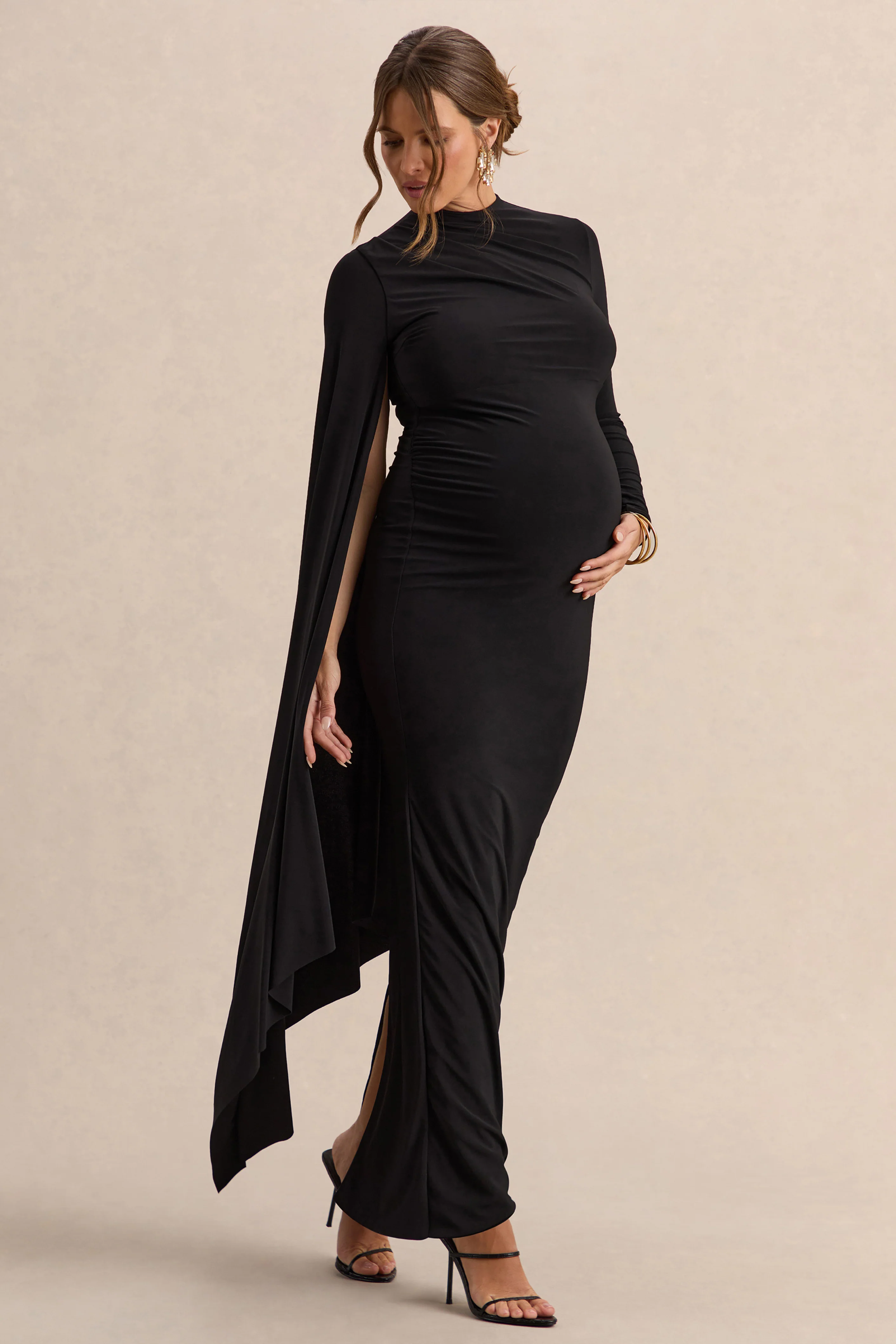 Lavinia | Robe mi-longue de maternité noire à col montant avec manche cape - Image 4