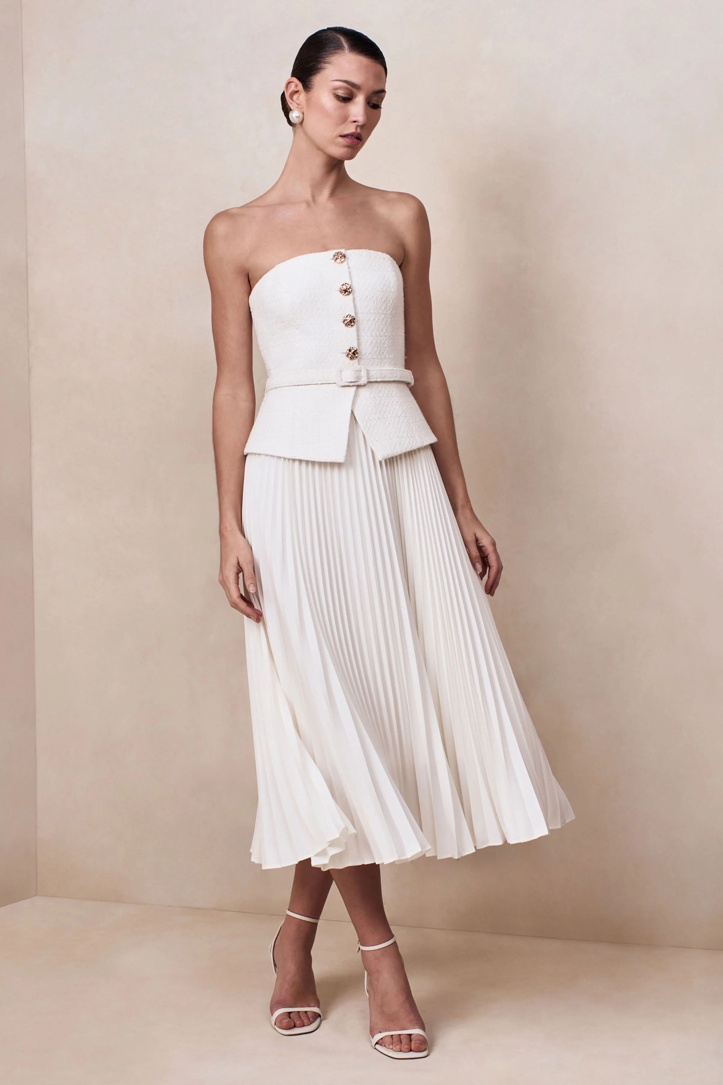 Lizzy | Robe mi-longue crème à encolure carrée avec jupe plissée - Image 4