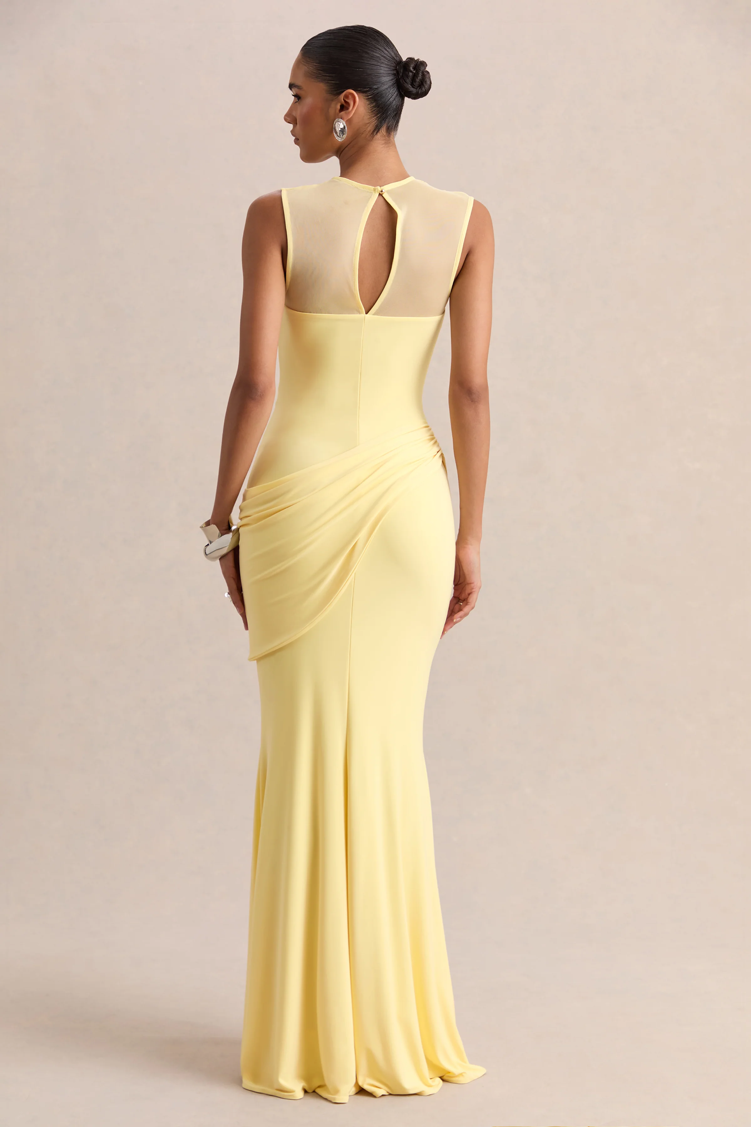 Lyssy | Robe longue citron à encolure haute avec détail en mesh - Image 2