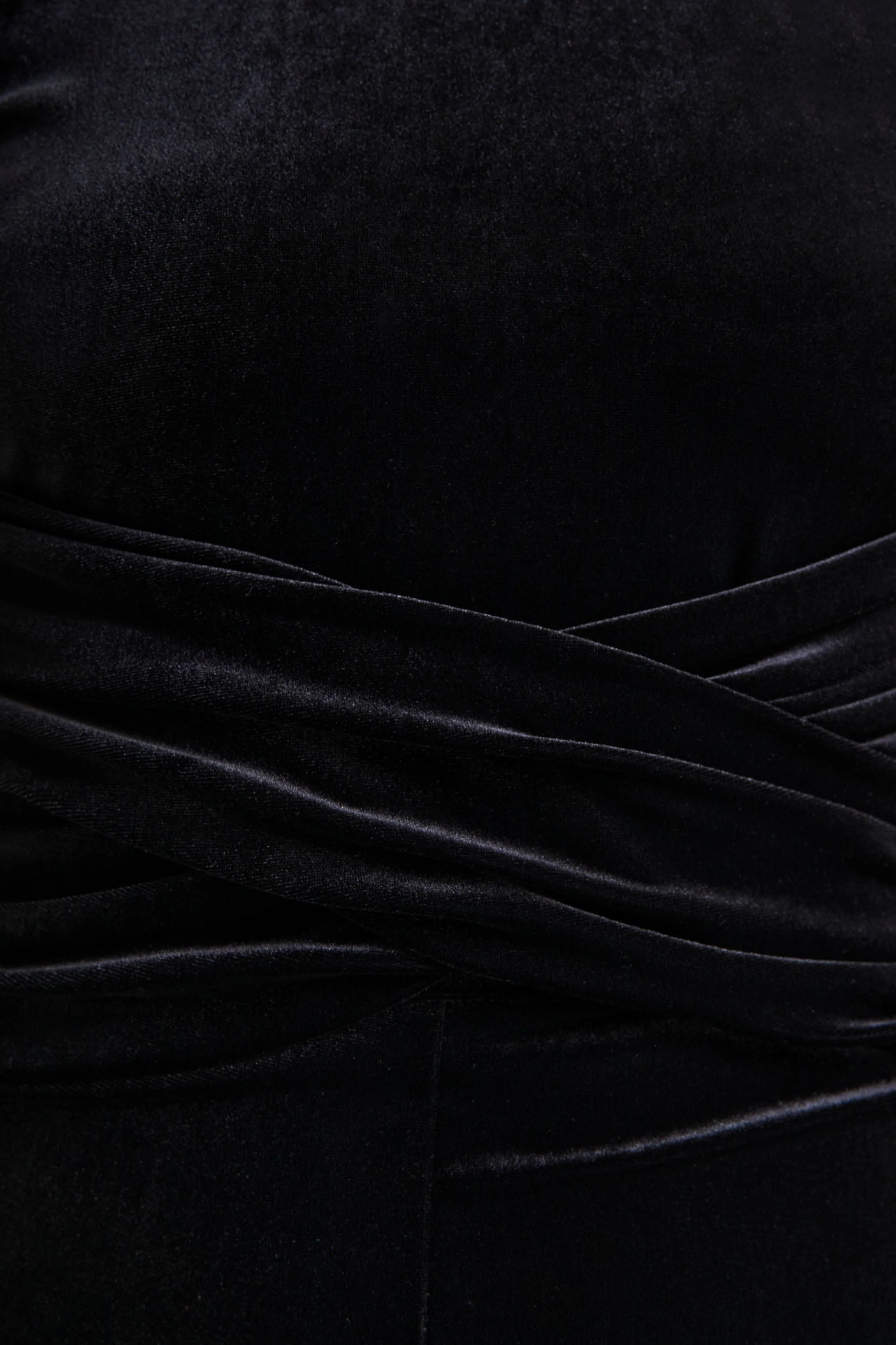Madalina | Combinaison noire à col montant avec détail foulard - Image 6