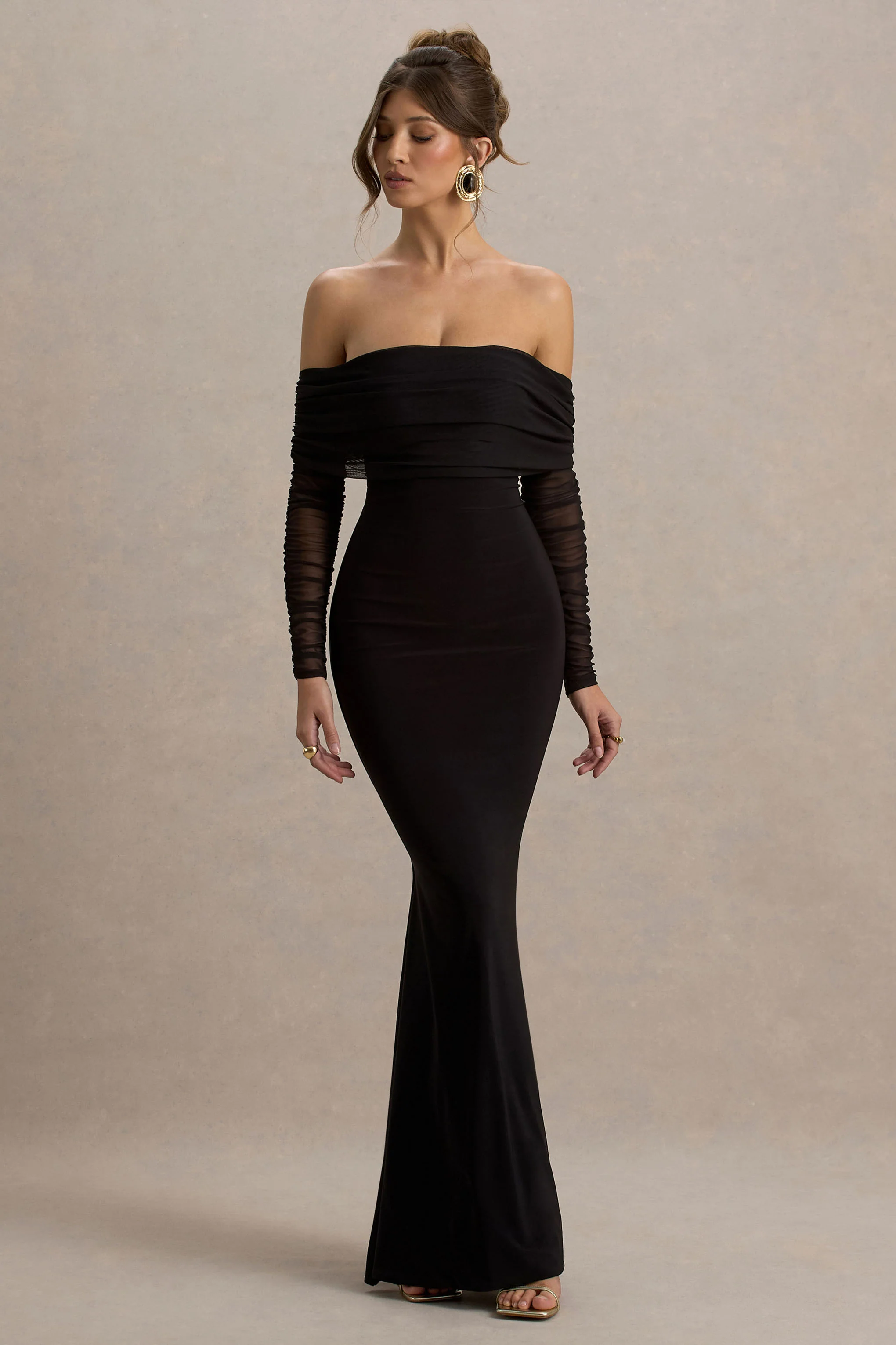 Madeleine | Robe longue noire avec manches longues en maille bardot - Image 4