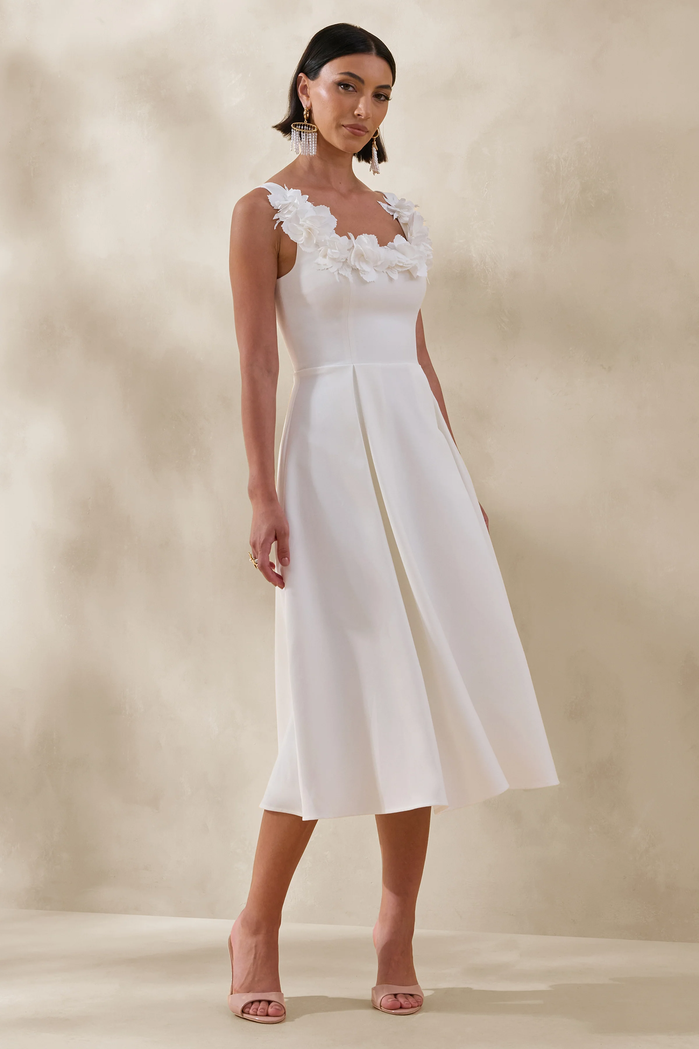 Maelle | Robe mi-longue blanche à encolure arrondie avec détails de corsage - Image 5