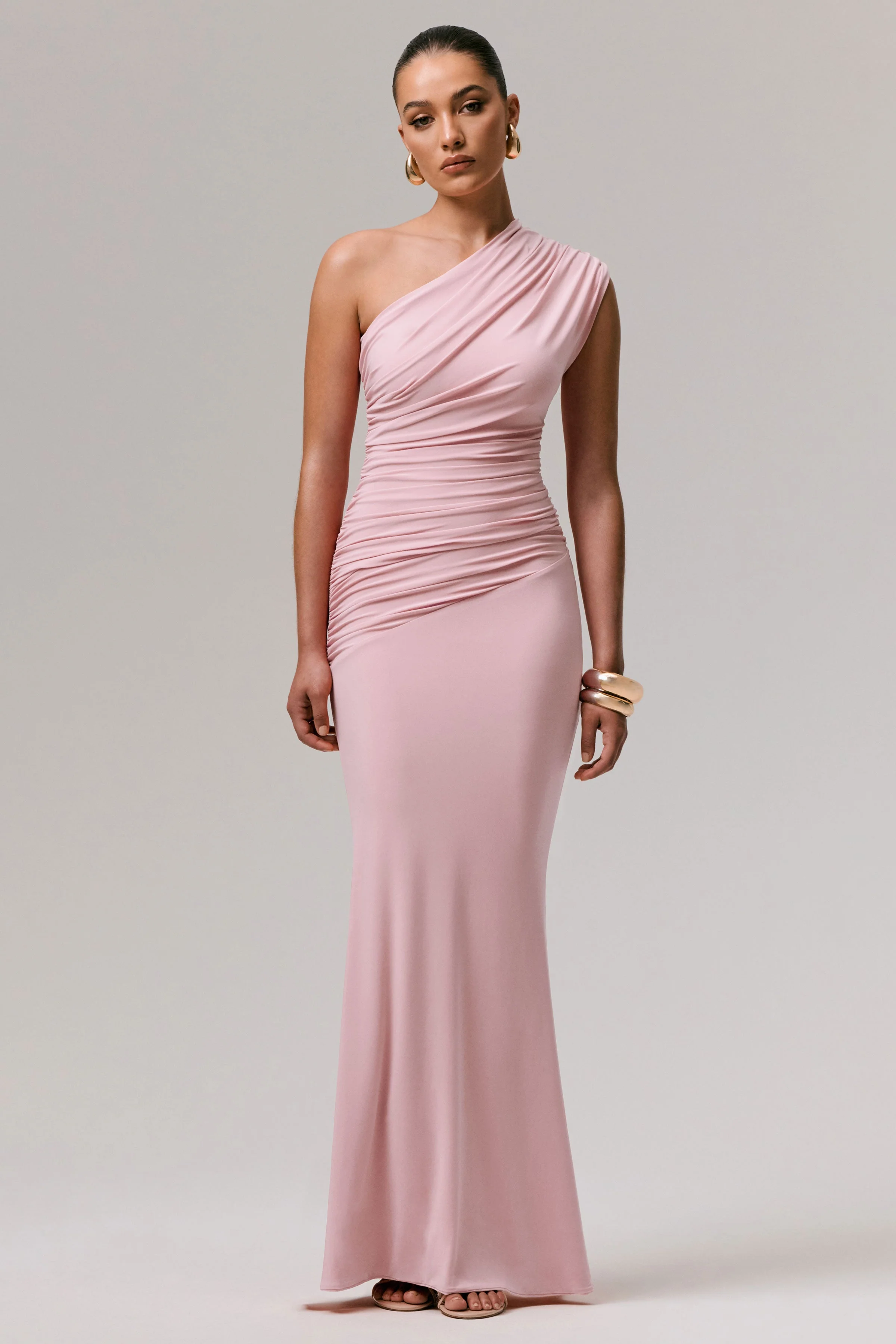 Mardi | Robe longue asymétrique rose avec fronces